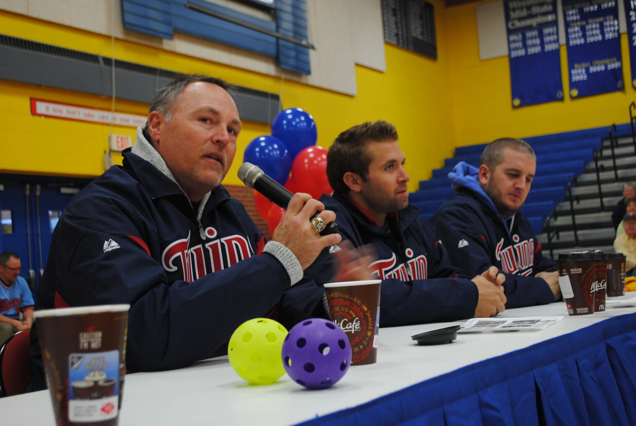 Tom Brunansky talks about the importance of education to WDC students during the Twins Caravan visit.