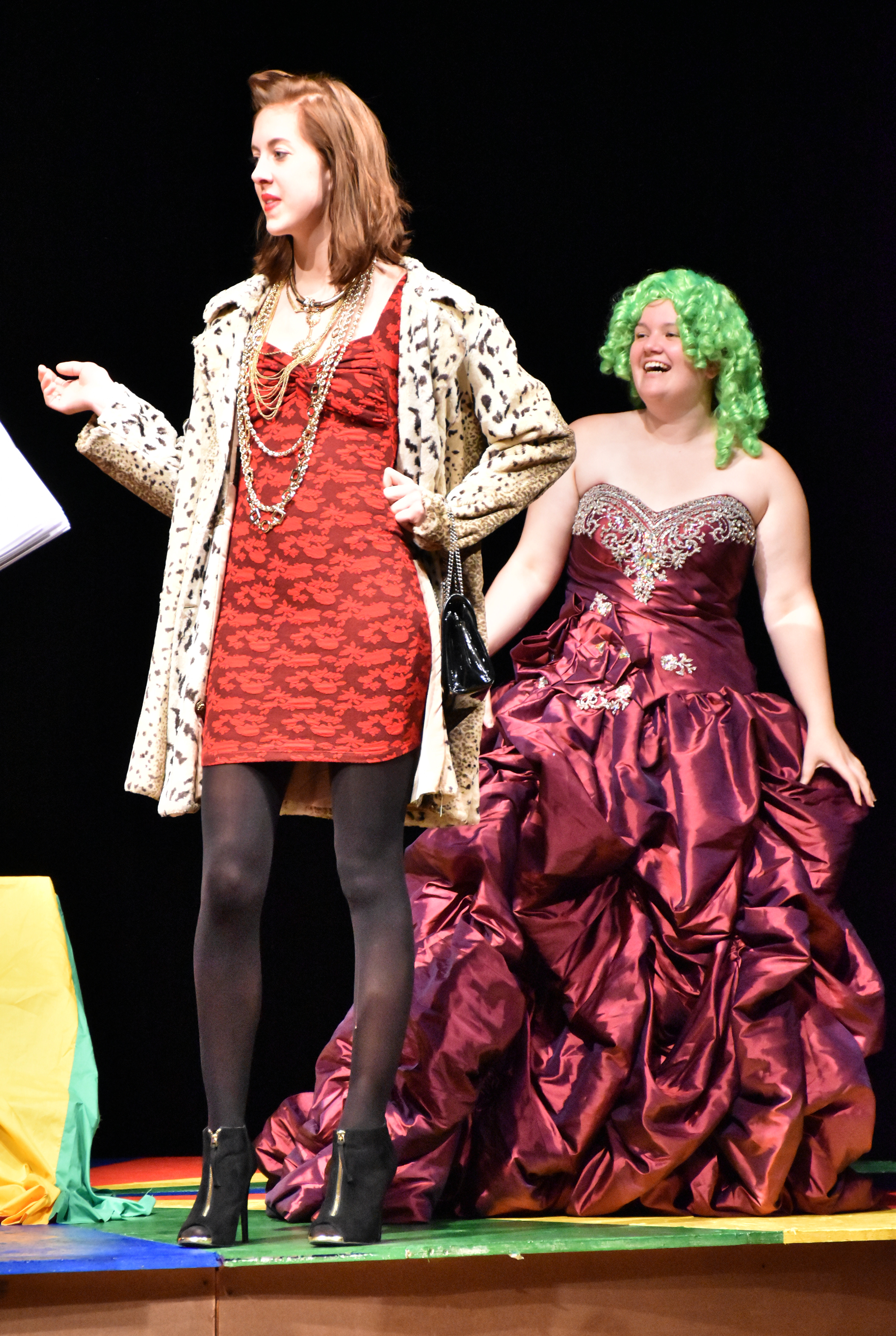 iz Peterson, left, plays the overbearing and overdressed widow, Beulah Von Schmellie, and Hope Dumpprope is Beulah's young and very meek niece, Noelle. Photos by Anna Erickson, Wadena Pioneer Journal)