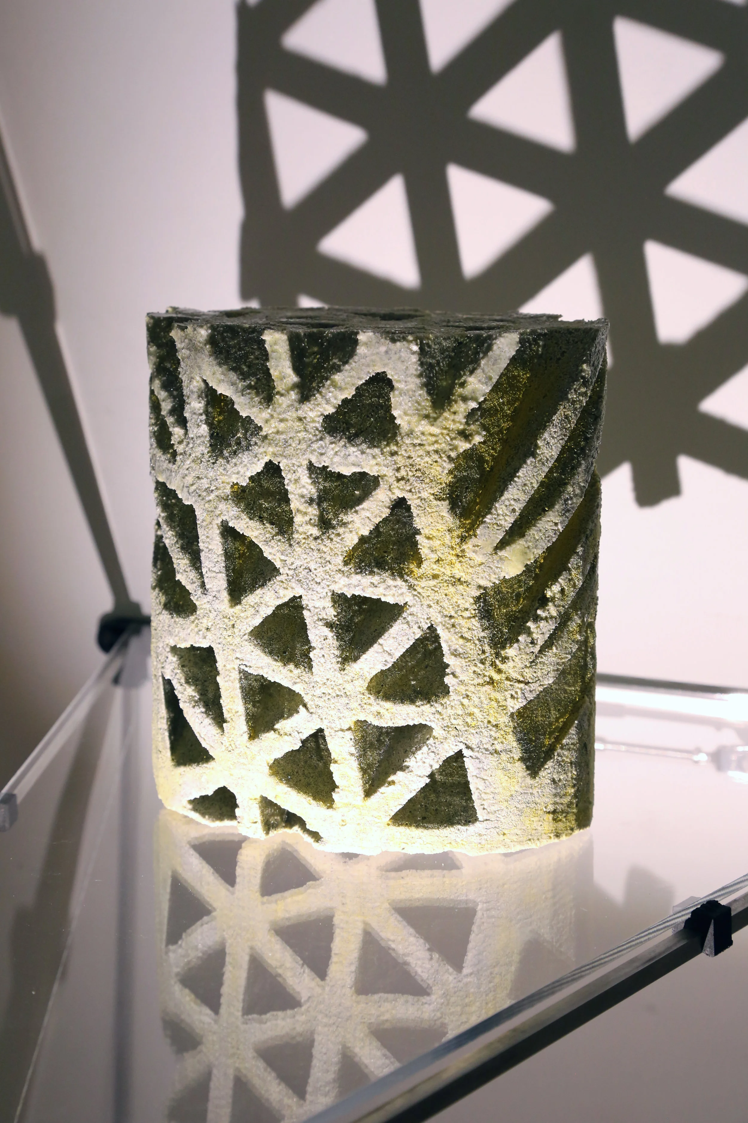 Oval Cylinder with Triangle Grid