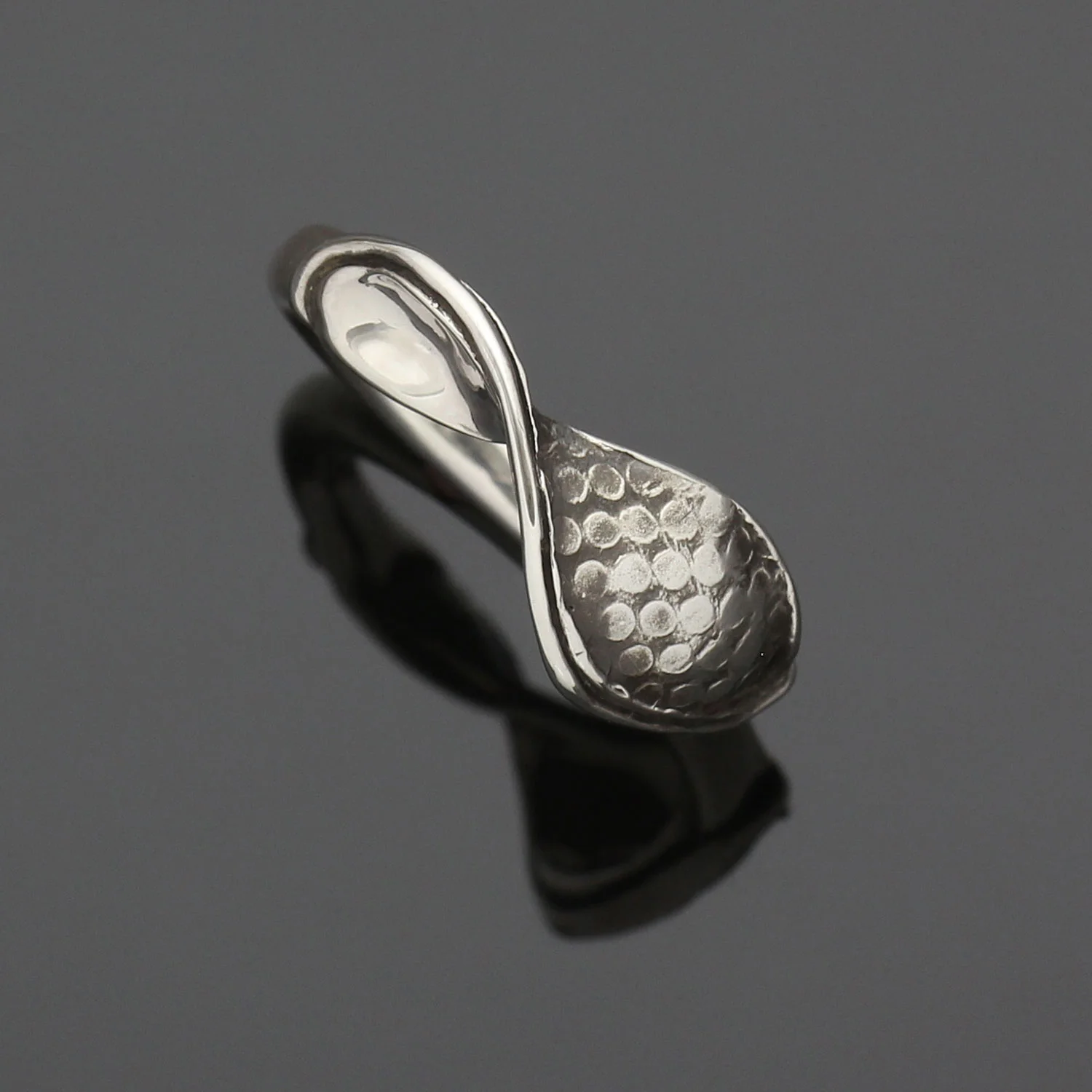 #150 Twisted Pod ring