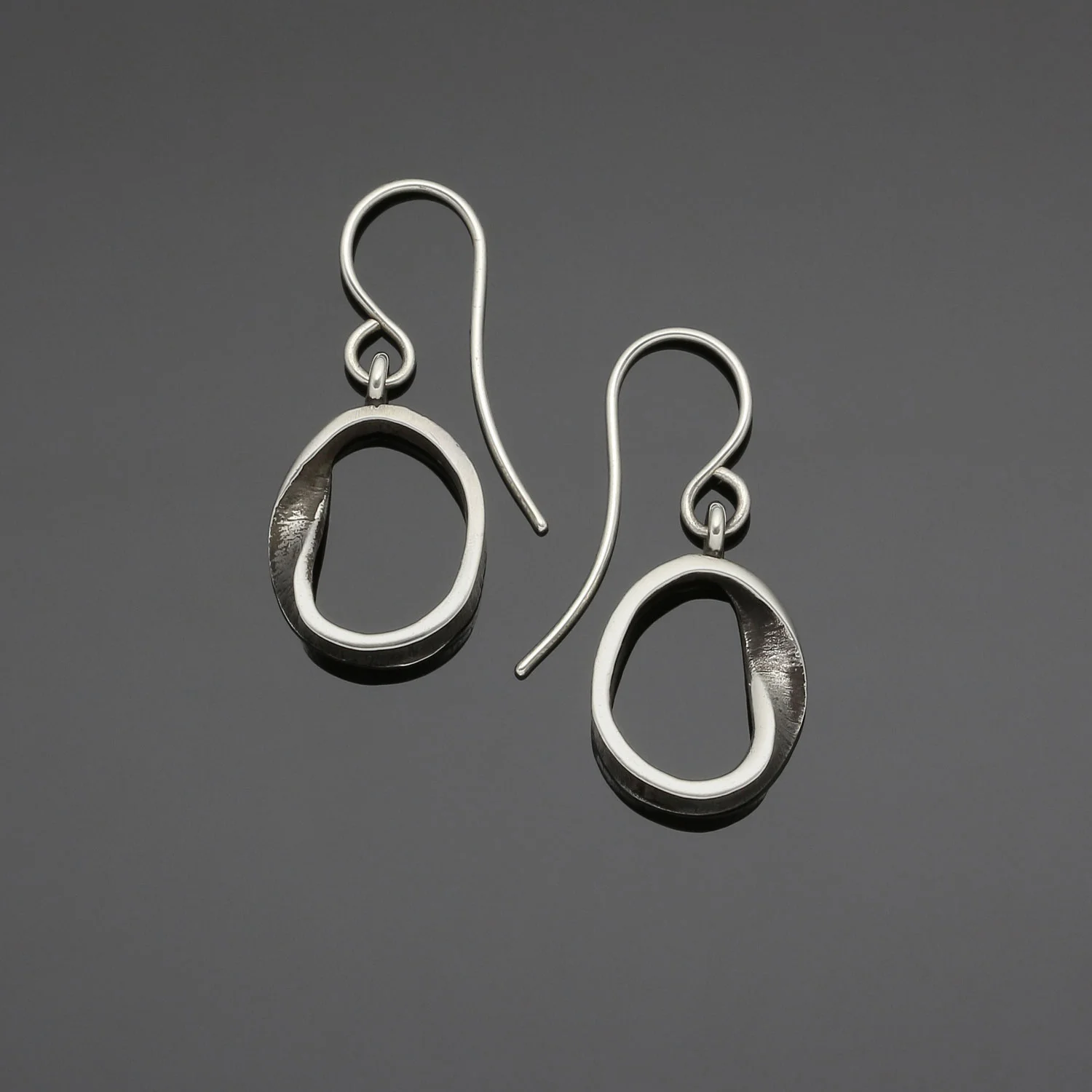 #126 Mobius small hoop earring