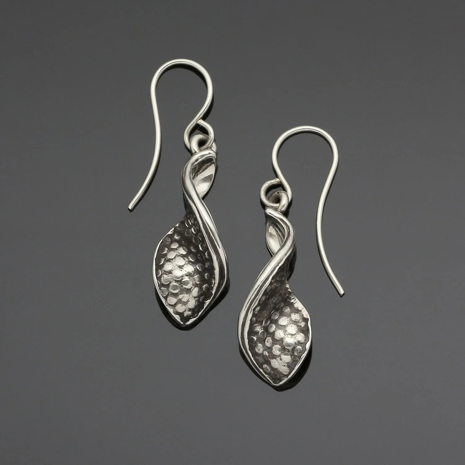 #139 Twisted Pod earring