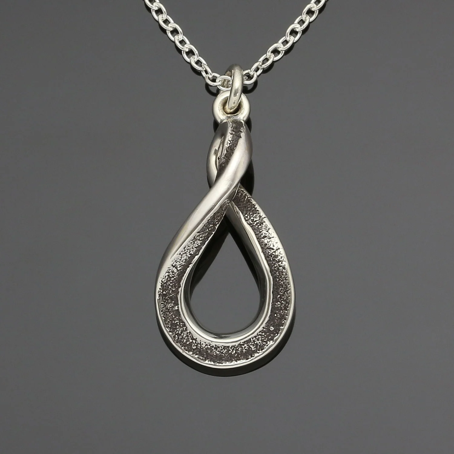 #154 Figure 8 pendant