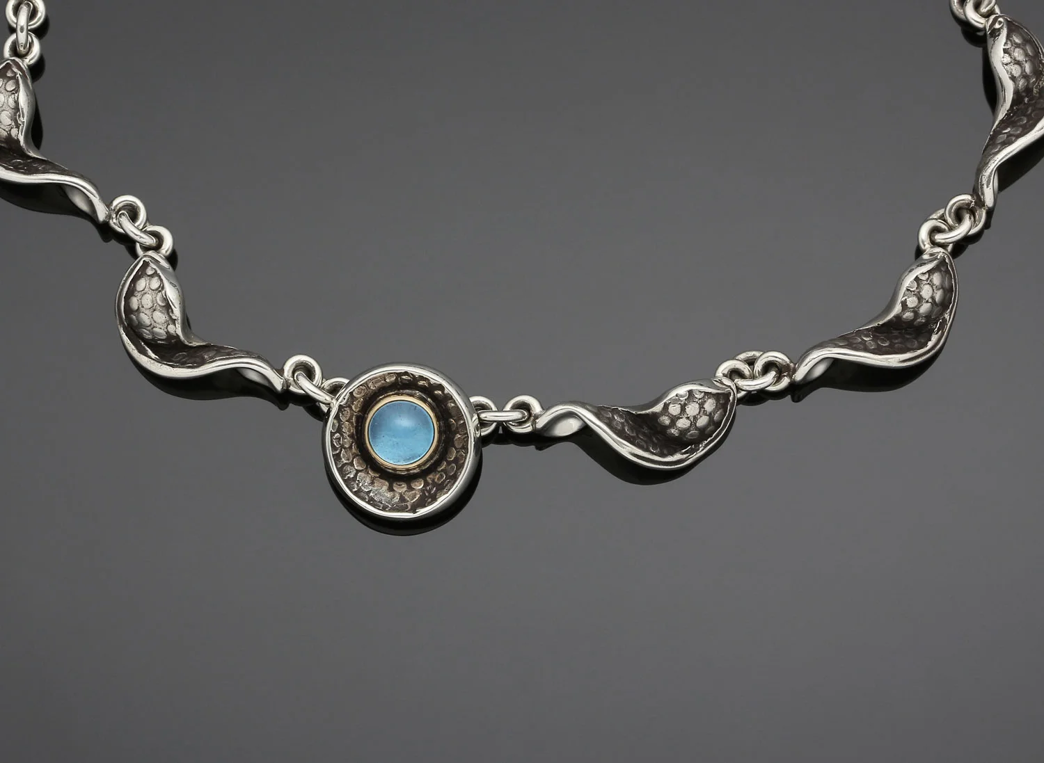 #137 Twisted Pod necklace