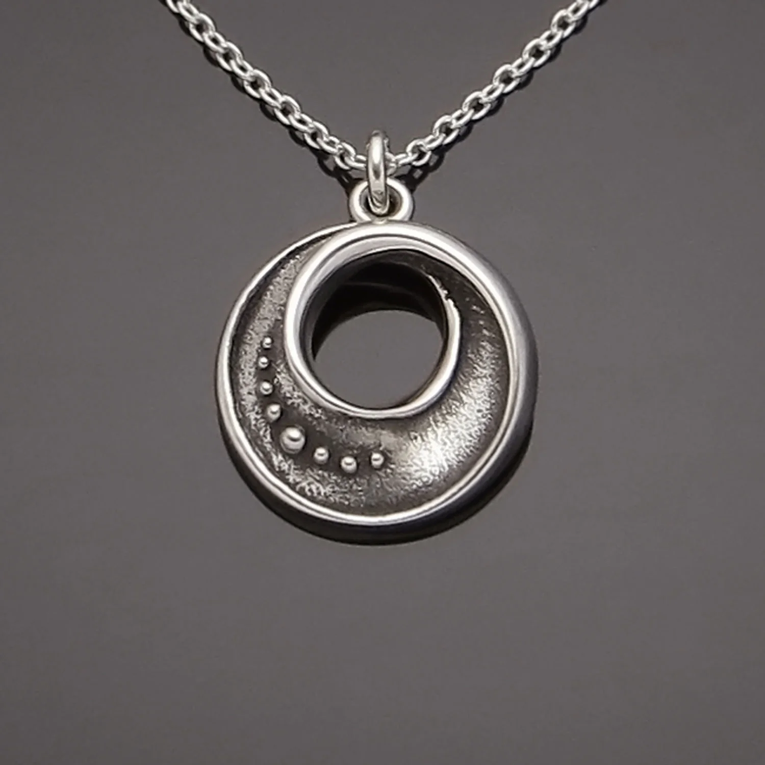 #167 Mobius Bead pendant