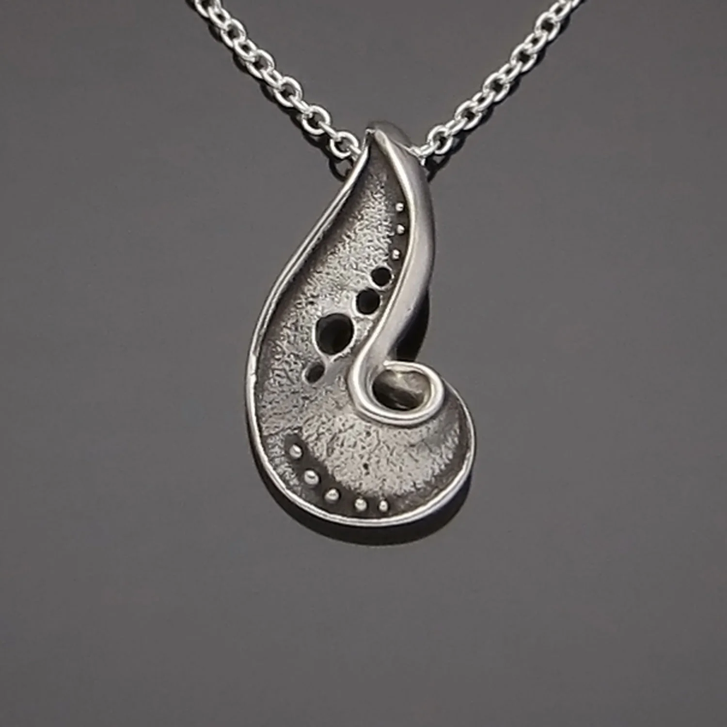 #157 Paisley S pendant