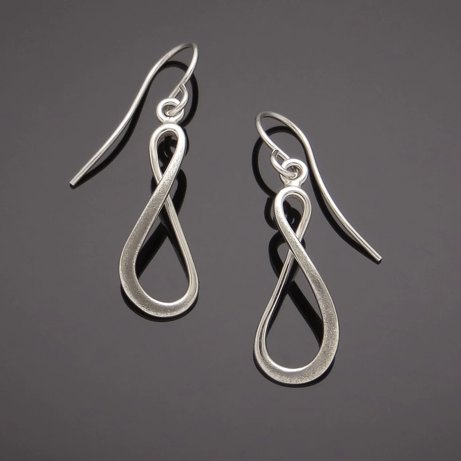 #501 Infinity earring
