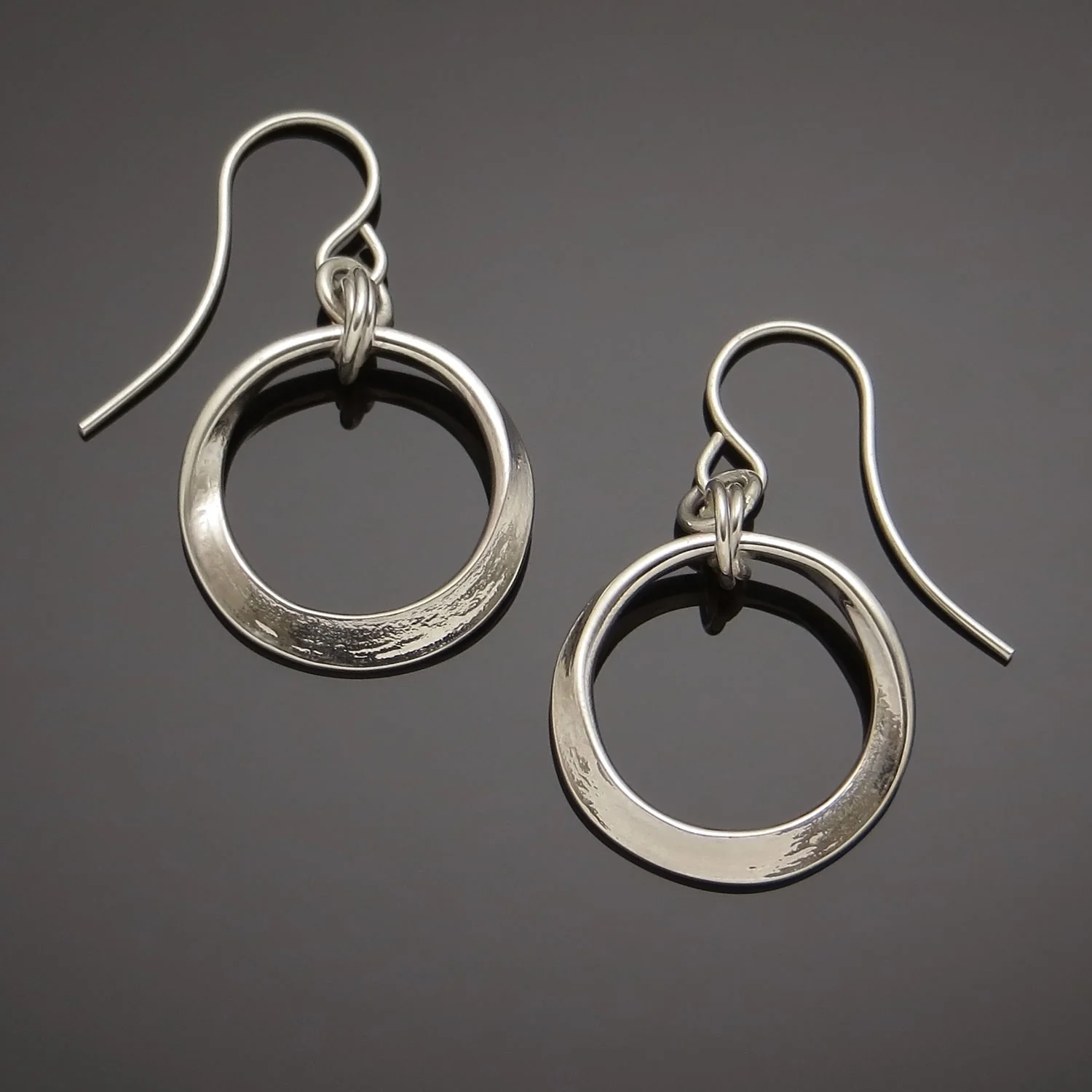 Mobius_RS_Earring_Sm_60opt.jpg