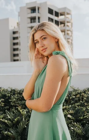 Dabney Bentley Senior Pictures