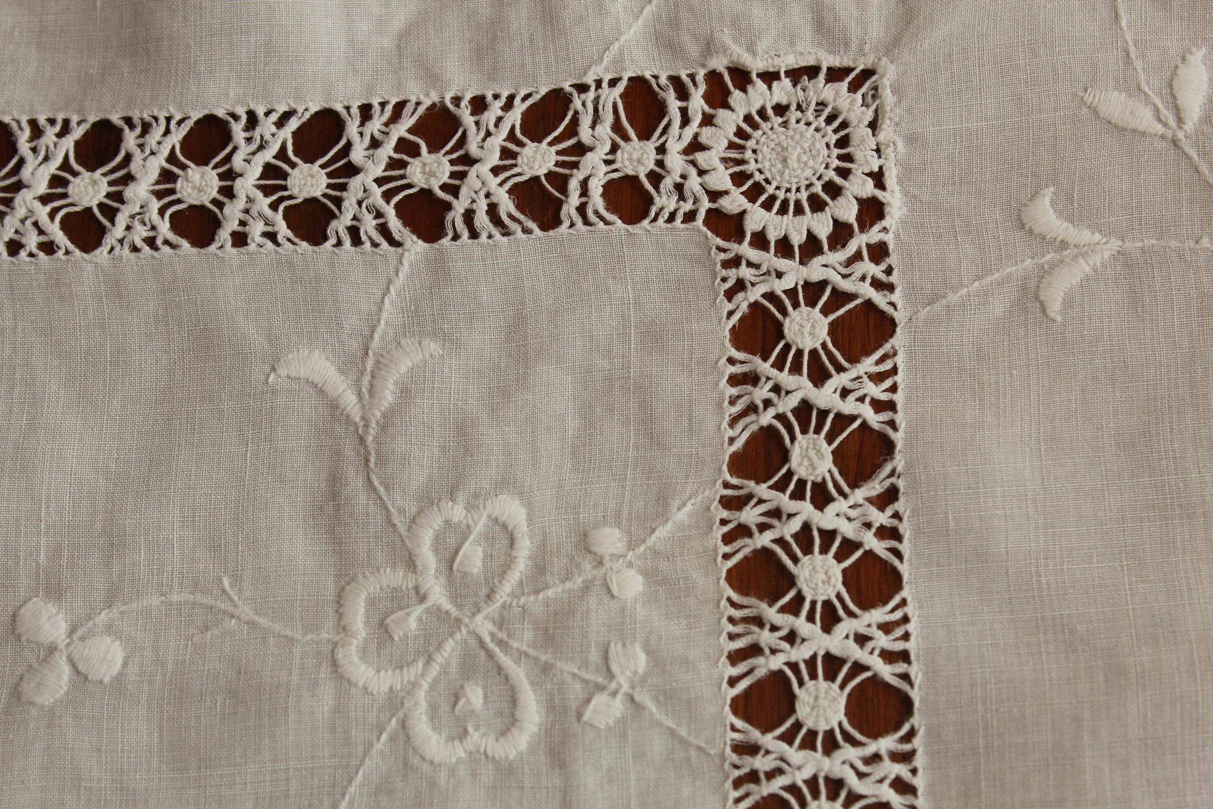 Dressing the Holiday Table