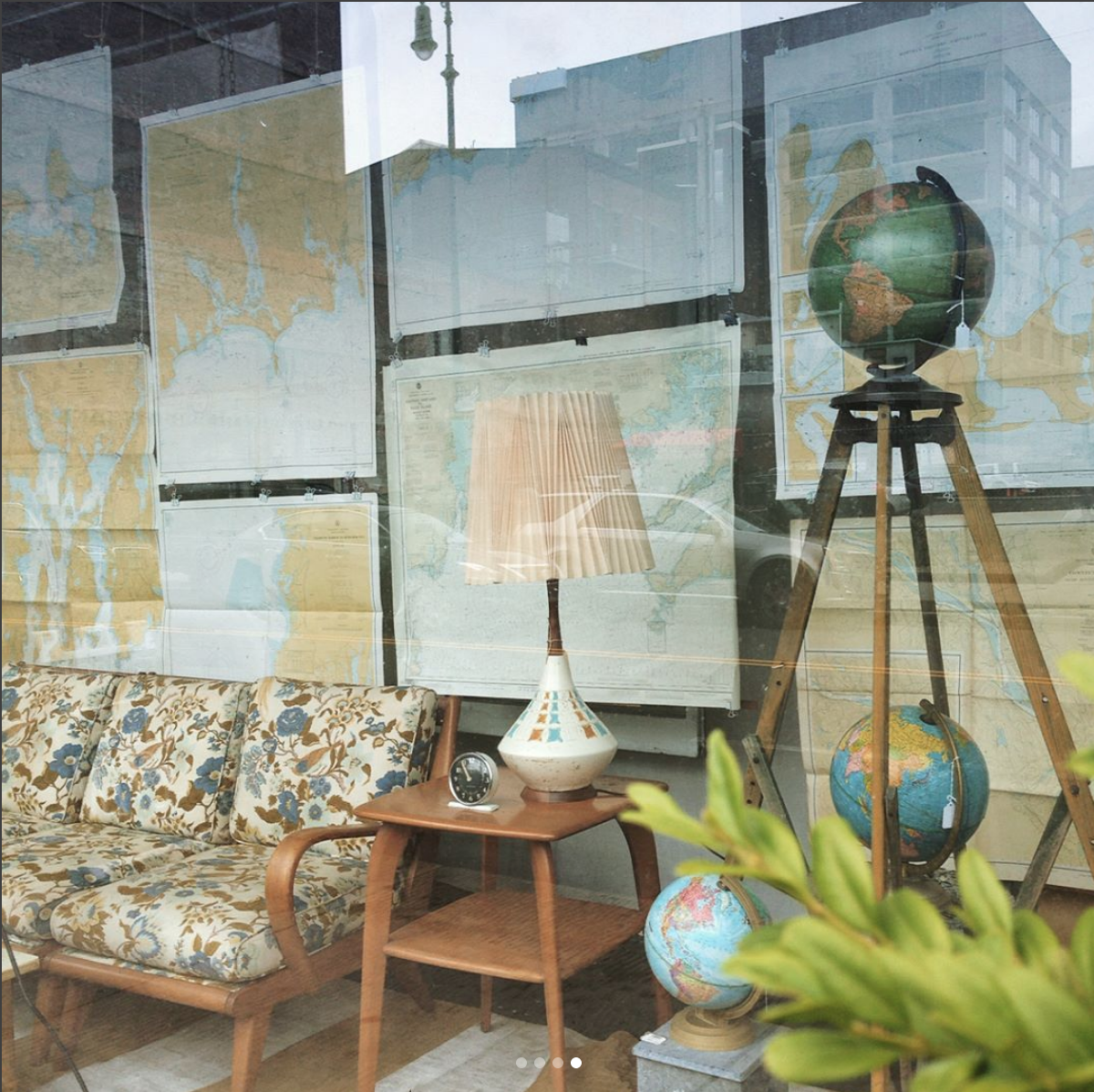 GLOBES AND MAPS, 2017