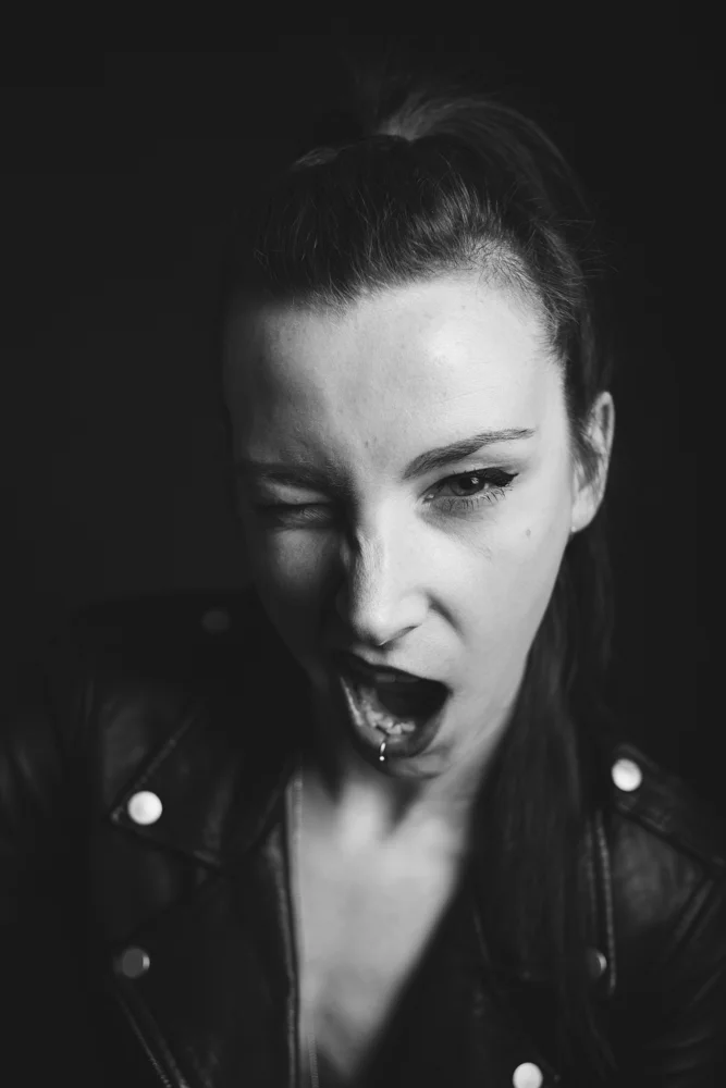 ela_awstudio_bw_web-20.jpg
