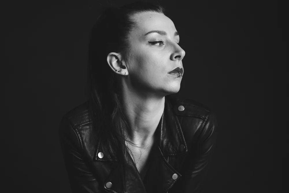 ela_awstudio_bw_web-21.jpg