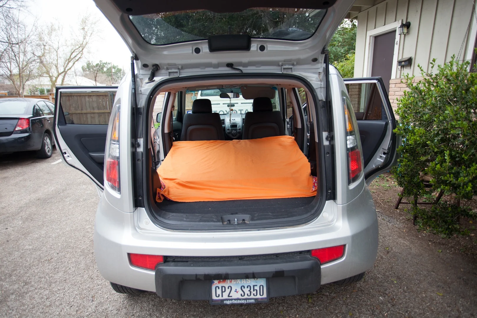 I then cover the sleeping board with a blanket to keep wayward splinters away from the air mattress. A piece a cardboard would also work.