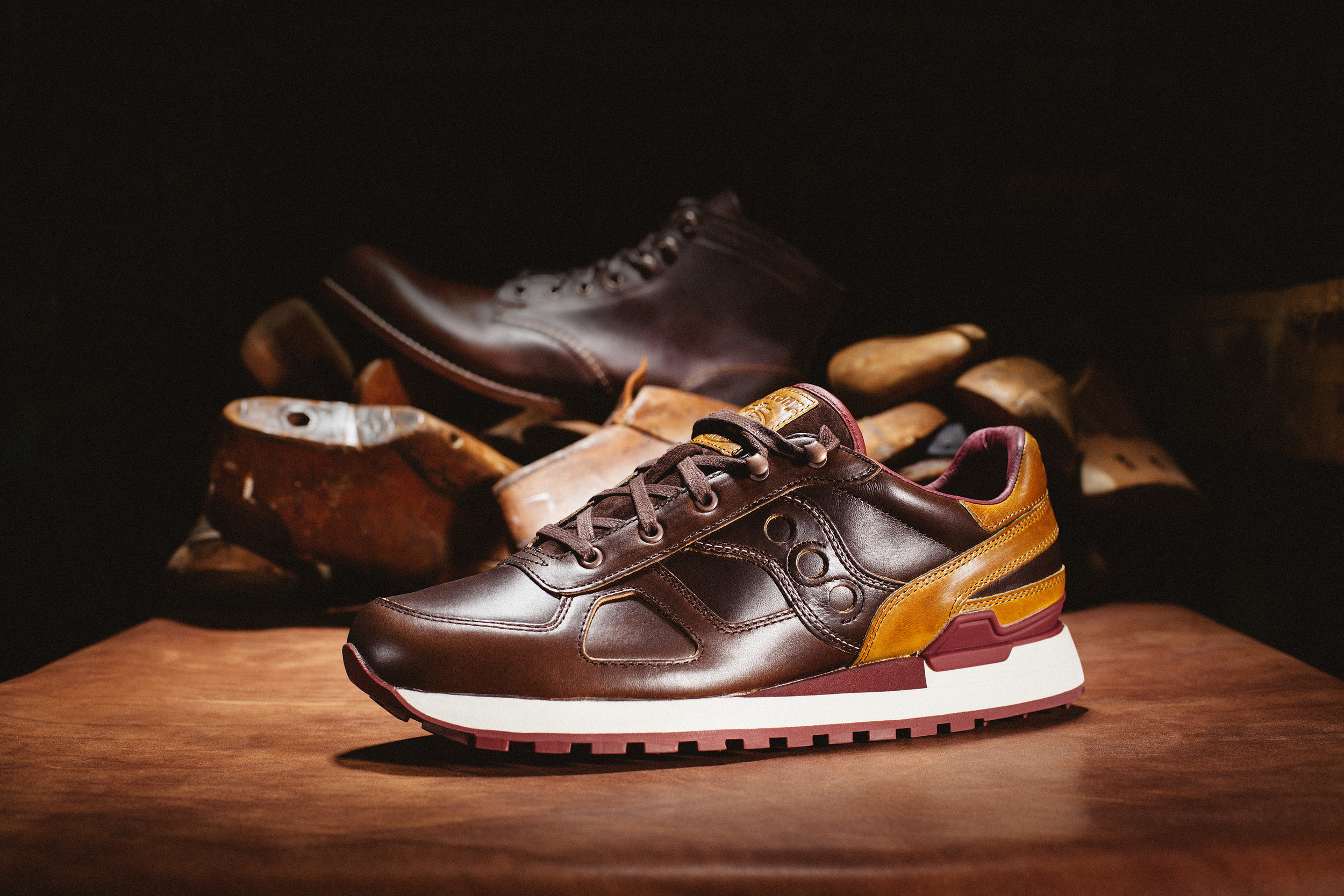 Saucony-Wolverine_Hint.jpg