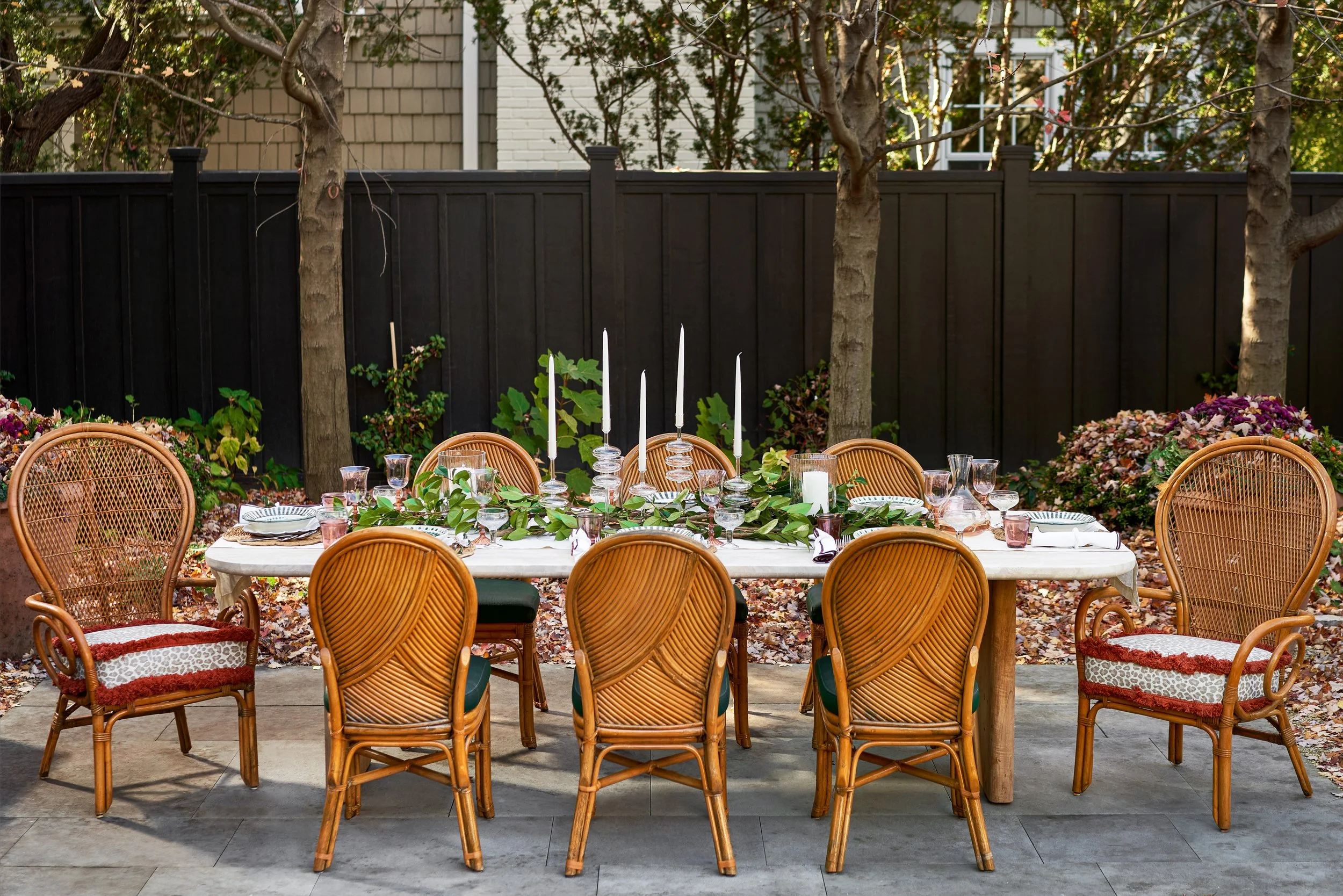 Dining_0001.jpg