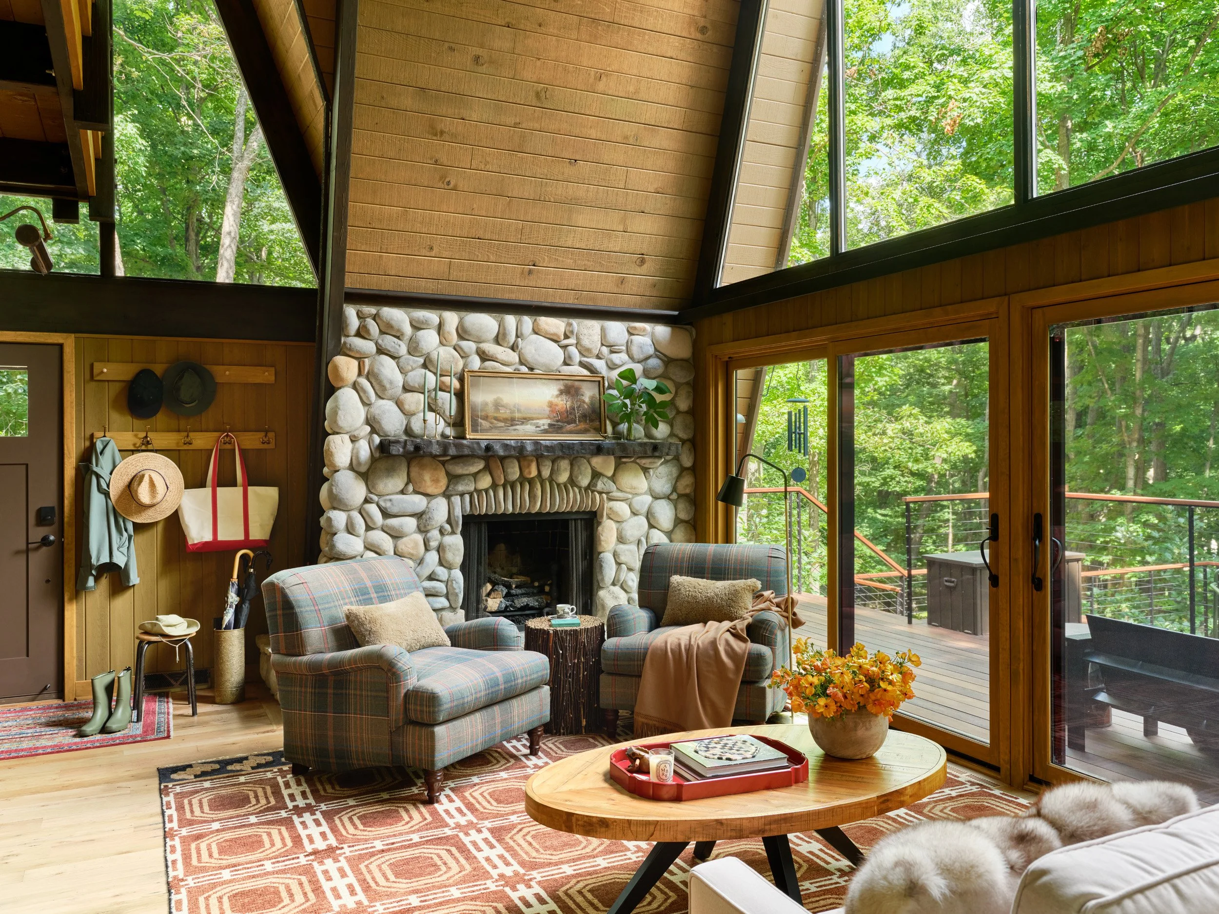 LakeGeneva-GreatRoom-03.jpg