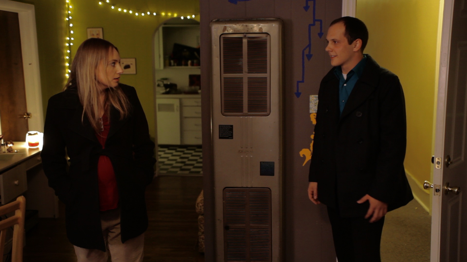 Thomas-Juliet-at-apartment.jpg