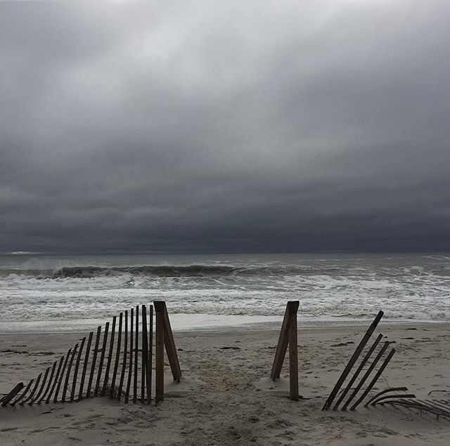 Dark and stormy earlier today. As beautiful as the ocean is in the summer, fall and winter bring their own version.
#ocean #darkandstormy #winterwaves #seascape #oceanphotography #northeast