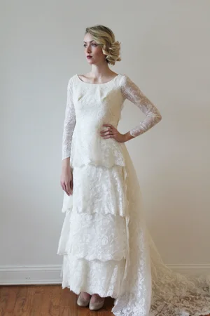 chinese dress ladies White Halter Neck & Lace Tiered Skirt Outfit main image 0
