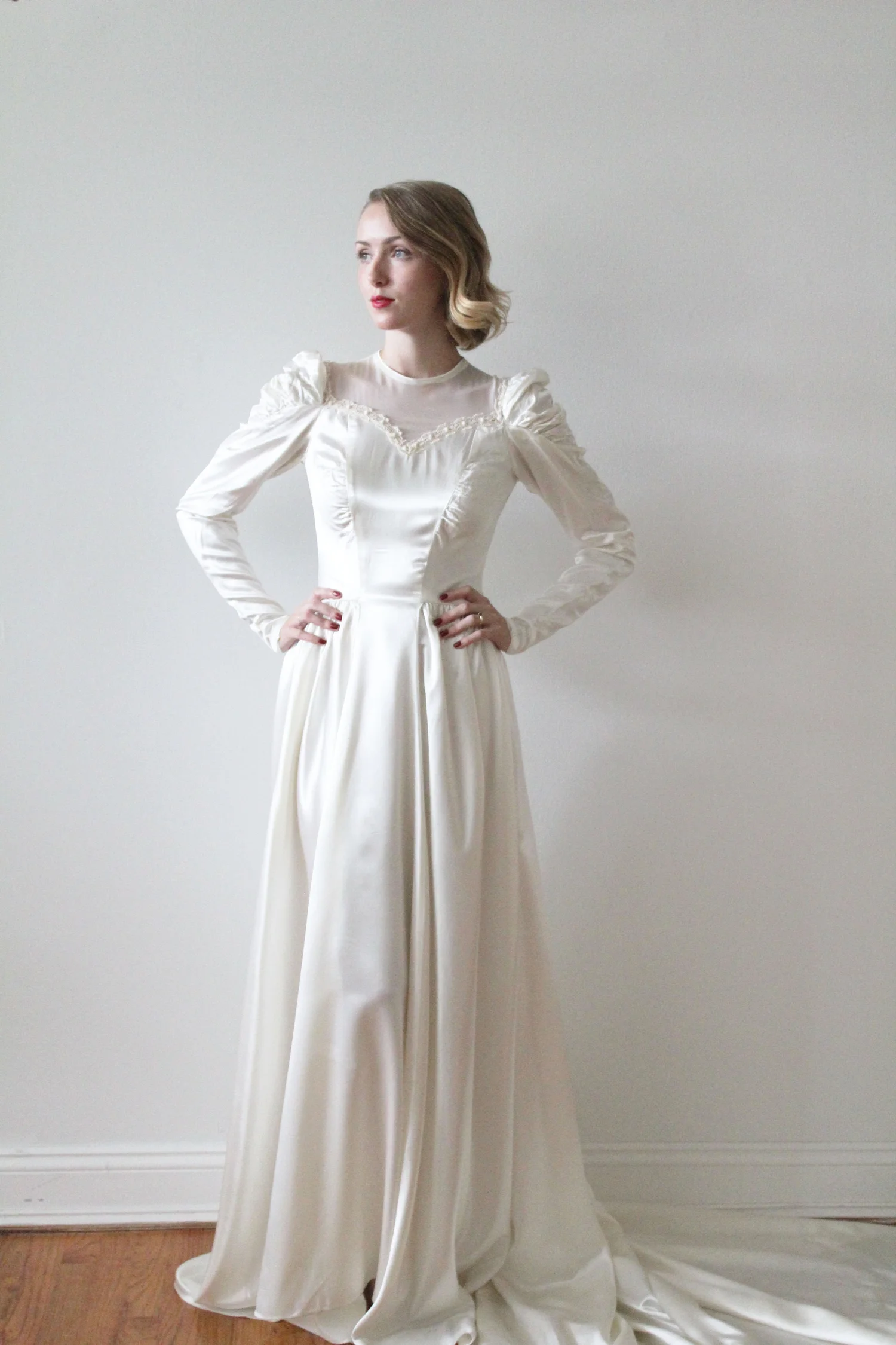 Vintage 1940s Satin Long Sleeve Wedding Dress - Elisa  Miranda's Vintage  Bridal