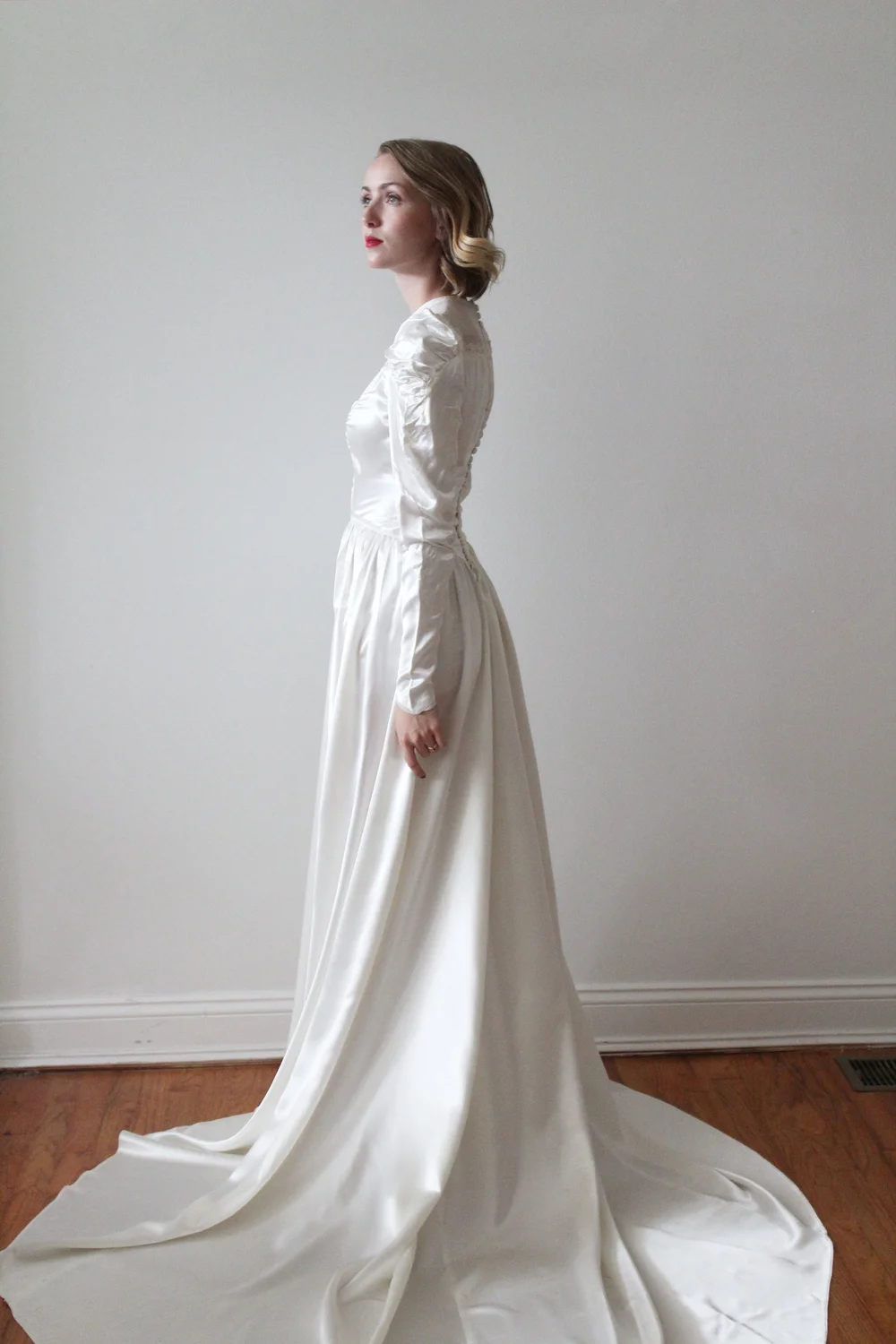 Vintage 1940s Satin Long Sleeve Wedding Dress - Elisa  Miranda's Vintage  Bridal