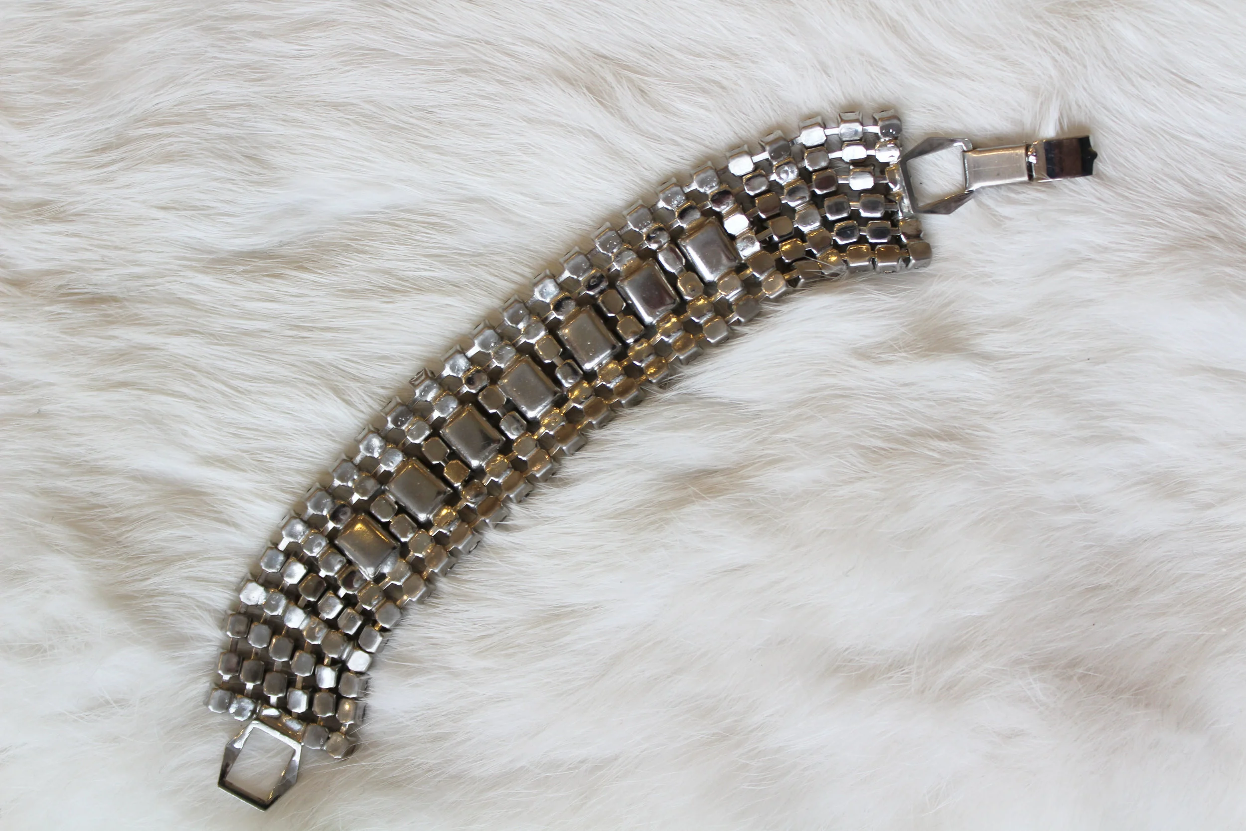 Bracelet fantaisie billes métal strass