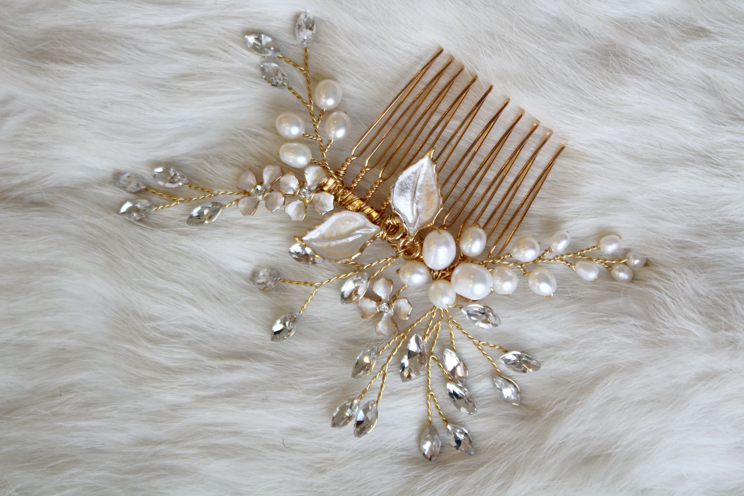 Frosted Floral Hair Comb