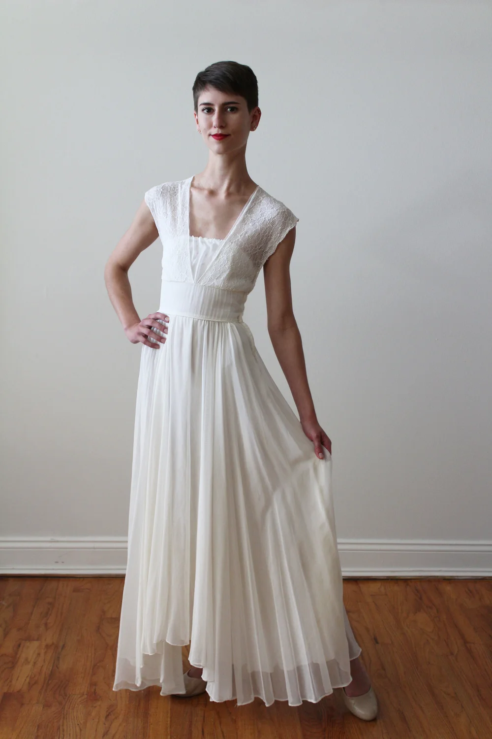 short sleeve vintage wedding dress Boat Neck Short Sleeve Vintage Lace Floor Length Ivory Wedding Dresses WD076 US6 / Custom Color
