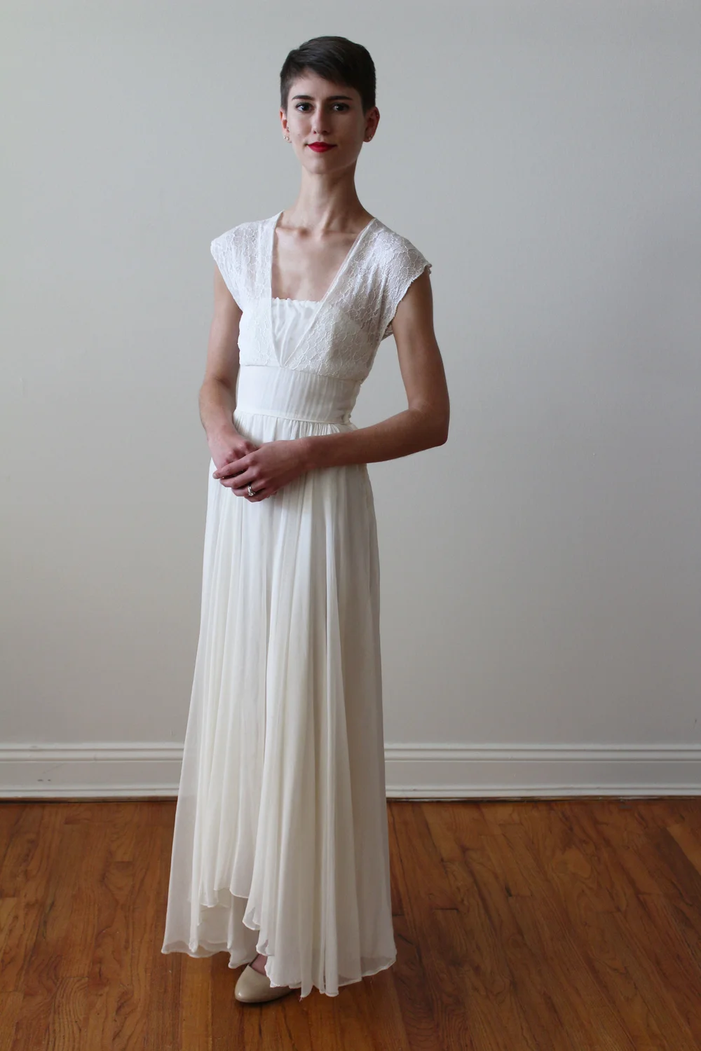 chinese dress ladies A-Line Ivory Lace Cap Sleeve Vintage Chiffon Wedding Dress WD069 US8 / Ivory