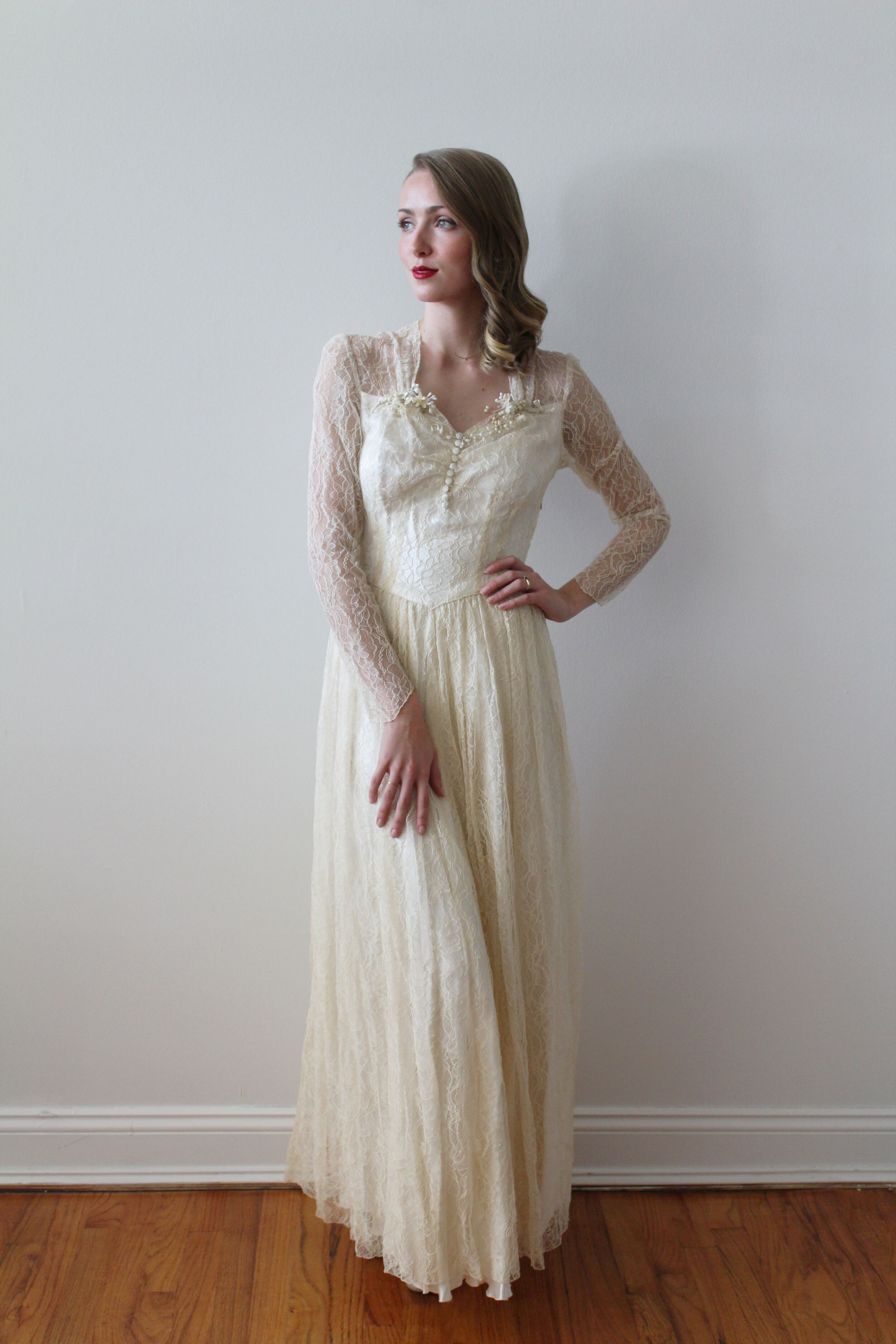 Vintage 1940s Lace Sweetheart Wedding Dress - Daphne — Miranda's ...