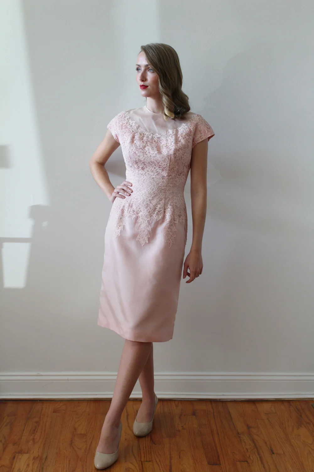 vintage rose lace dress Vintage Rose Lace Frill Dress