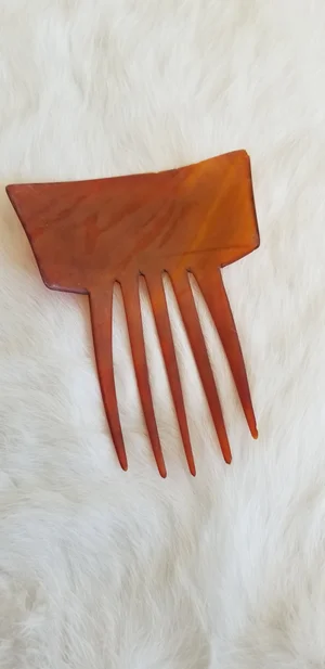 Vintqge Hair Comb Lucite Victorian Style Amber Color Mantilla Antique Amber Lucite/Celluloid Hair Comb — Miranda main image 4