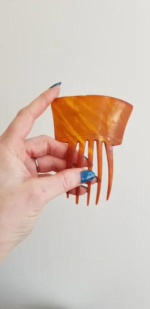 Vintqge Hair Comb Lucite Victorian Style Amber Color Mantilla Antique Dark Amber Lucite / Celluloid Art Deco Mantilla Hair  main image 4