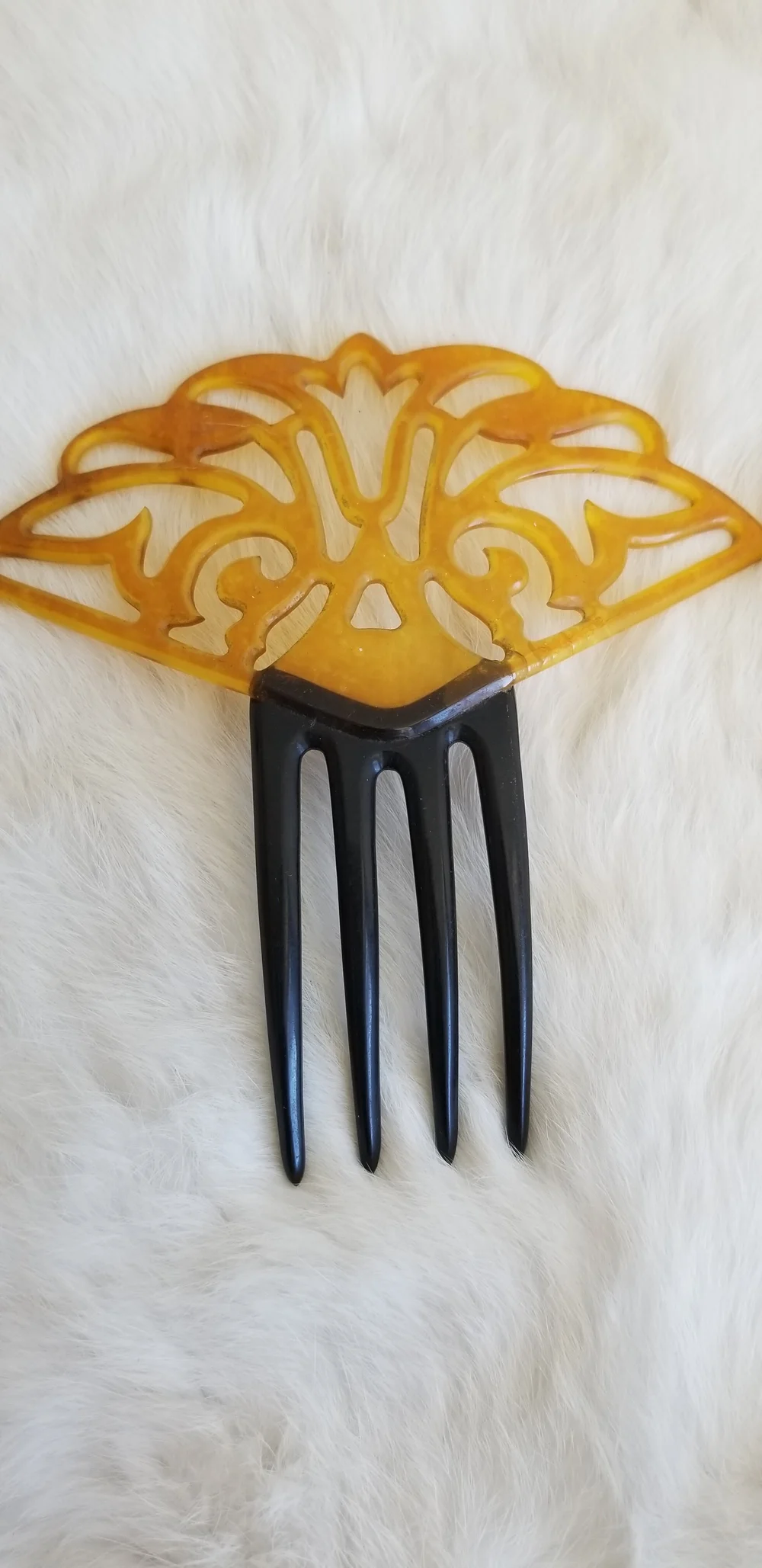 Antique Lucite/Celluloid Hair Comb with Fan Detail  display picture 2