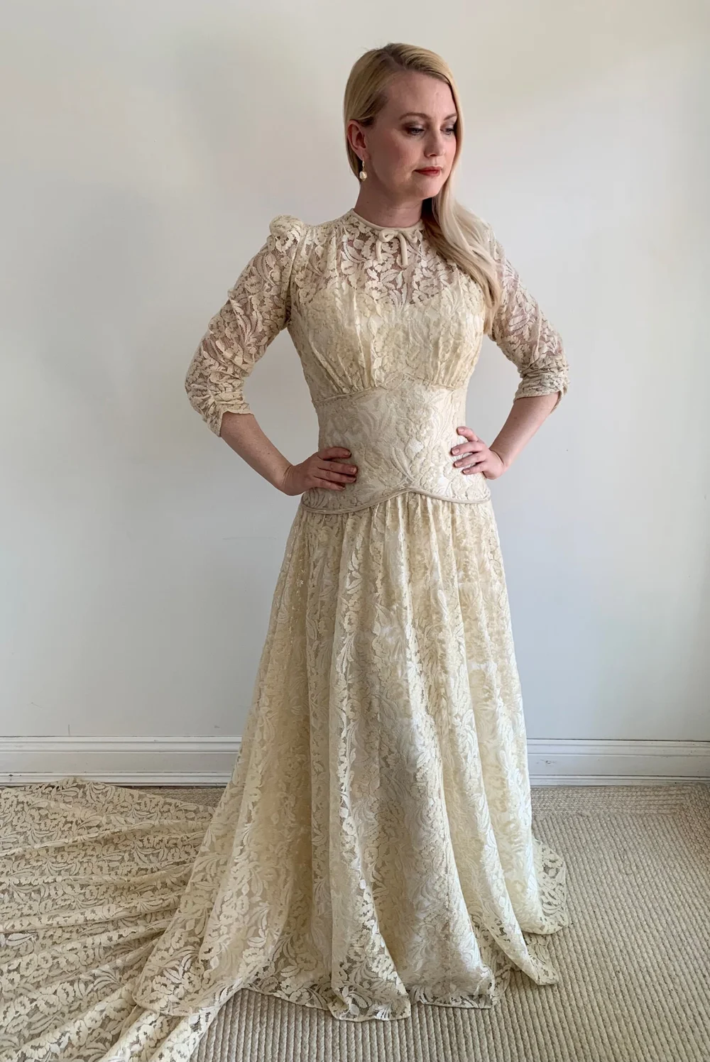 Vintage 1930s Warm Ivory Wedding Dress with Velvet - Colette
