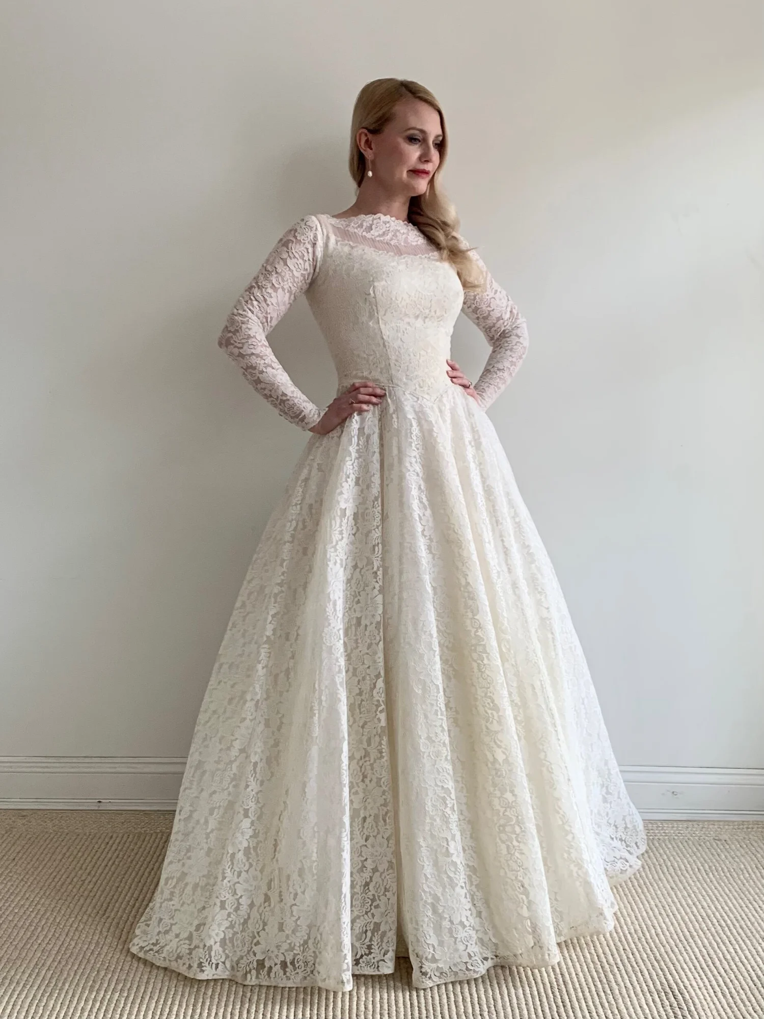 sachin and babi light blue dress Vintage 1950s Lace Ivory Off-Shoulder Wedding Gown