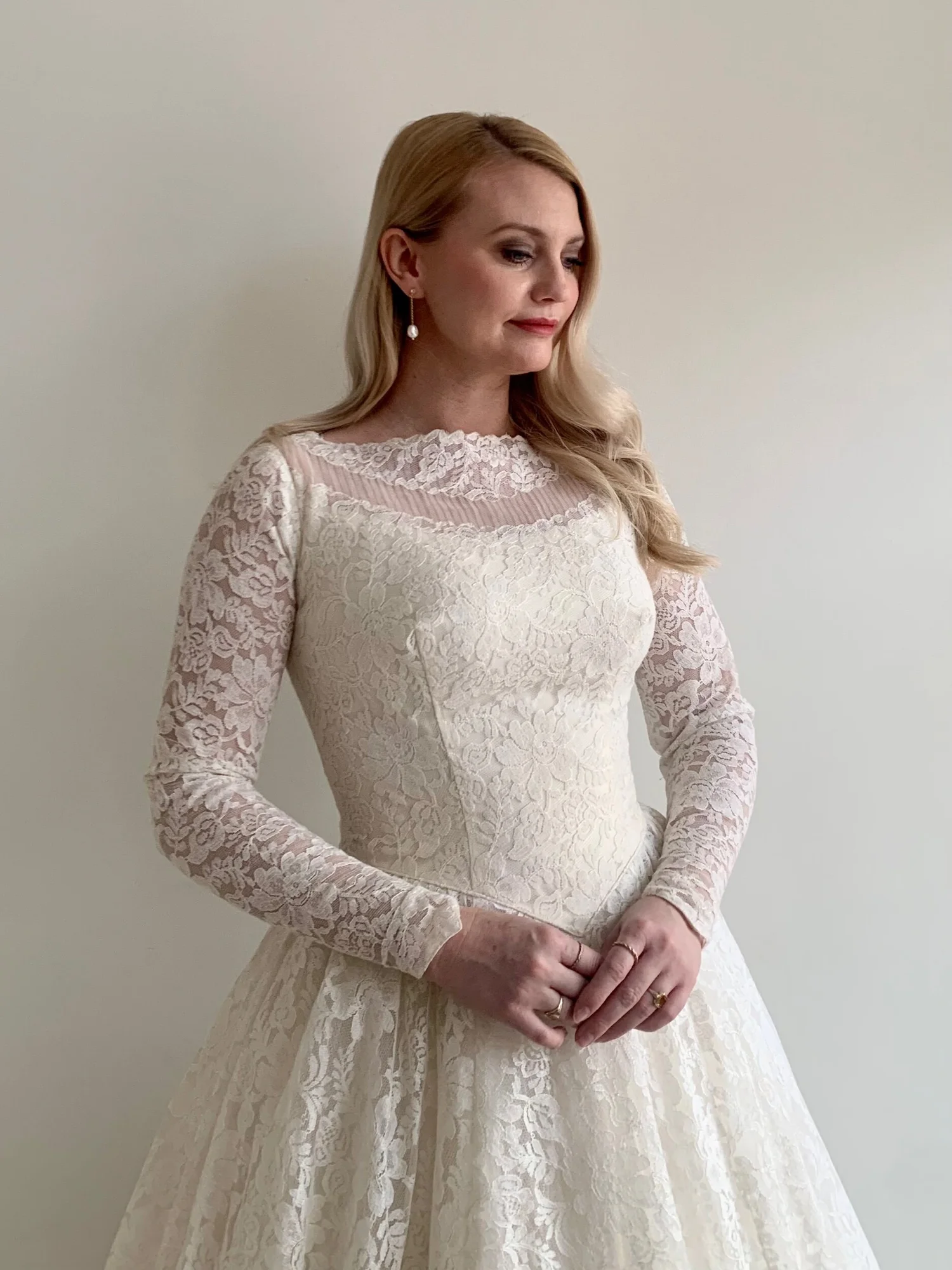 1950's long sleeve wedding dresses Vintage Wedding Dress 1950s Long Sleeve Dress Long Sleeve 1950s Lace  Wedding Dress 1950s Lace Of