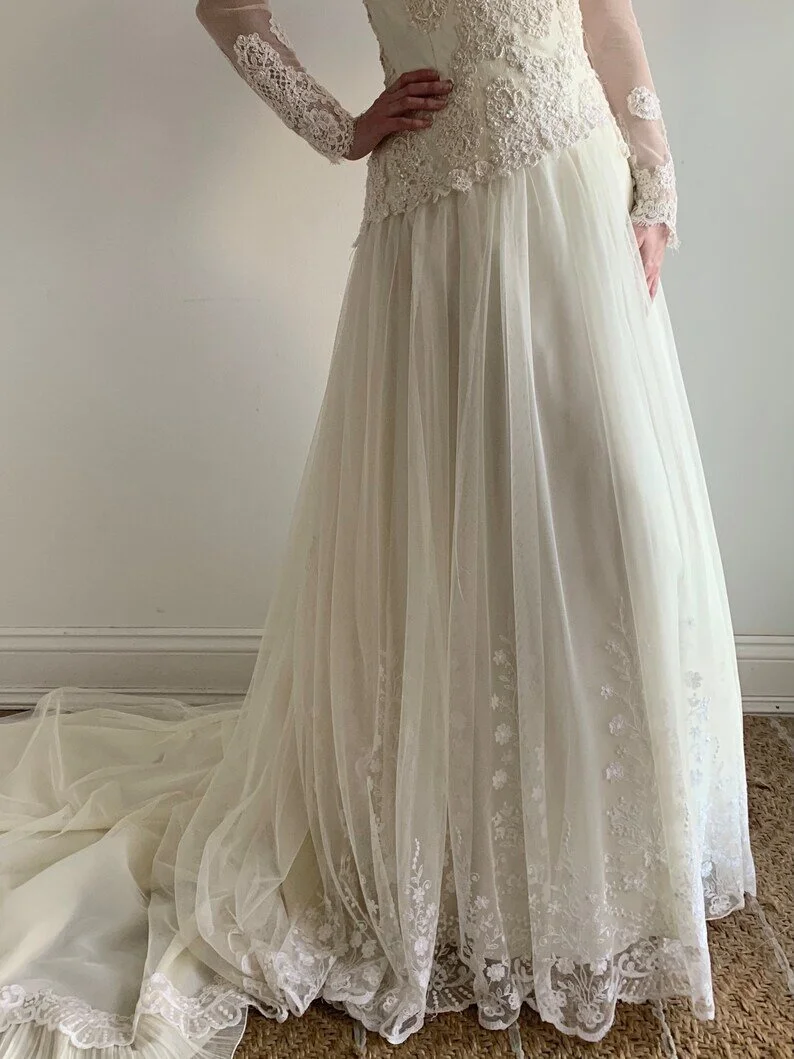 vintage drop waist wedding dress Miss Circle Women Umay White Drop Waist Satin Corset Bridal Gown main image 0