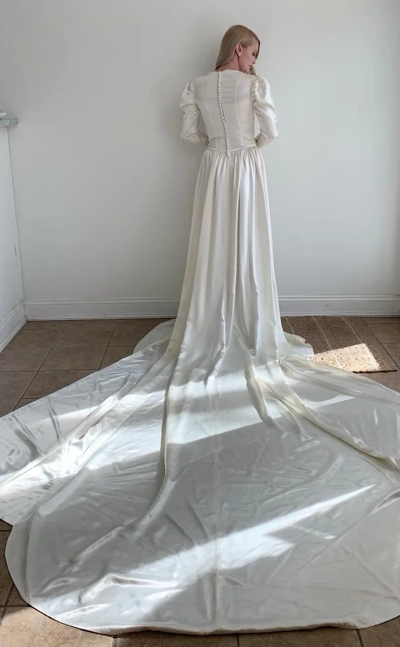 slipper satin wedding dress Slipper Satin 1930-1940s Candlelight Color Wedding Dress Lace Pearls Train  Small