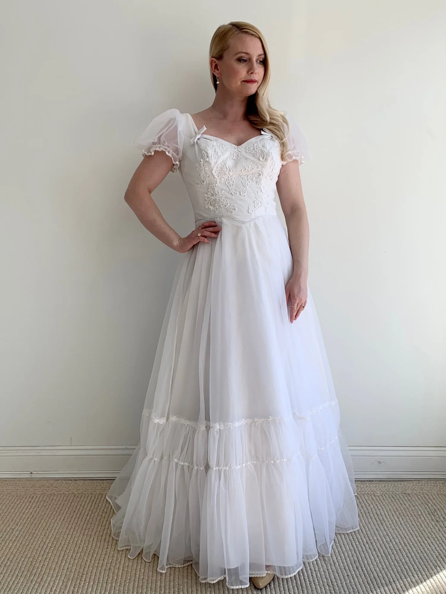 80s wedding dress short Short Wedding Dresses Long Sleeves Vintage Wedding Dress TD0010 US18 / White