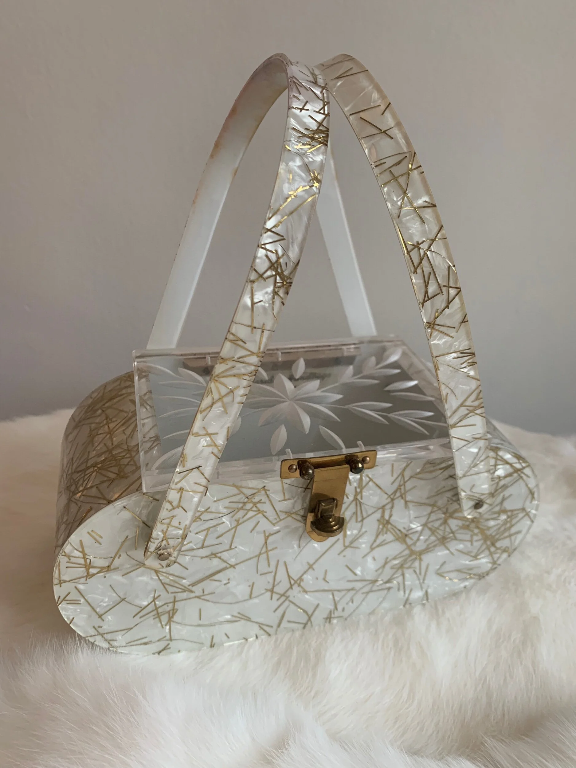 22B3D633-0216-45CB-8435-BEE28A8B19B3