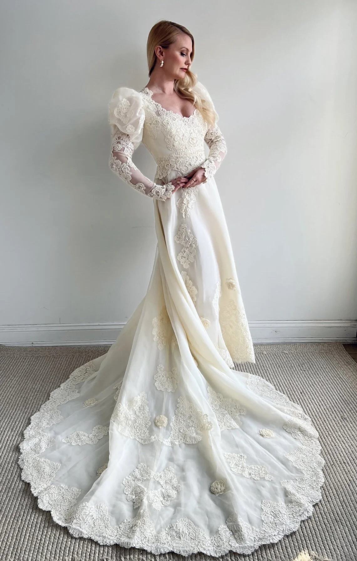 F986D08D-641E-4EE2-9A60-E7A59746E699