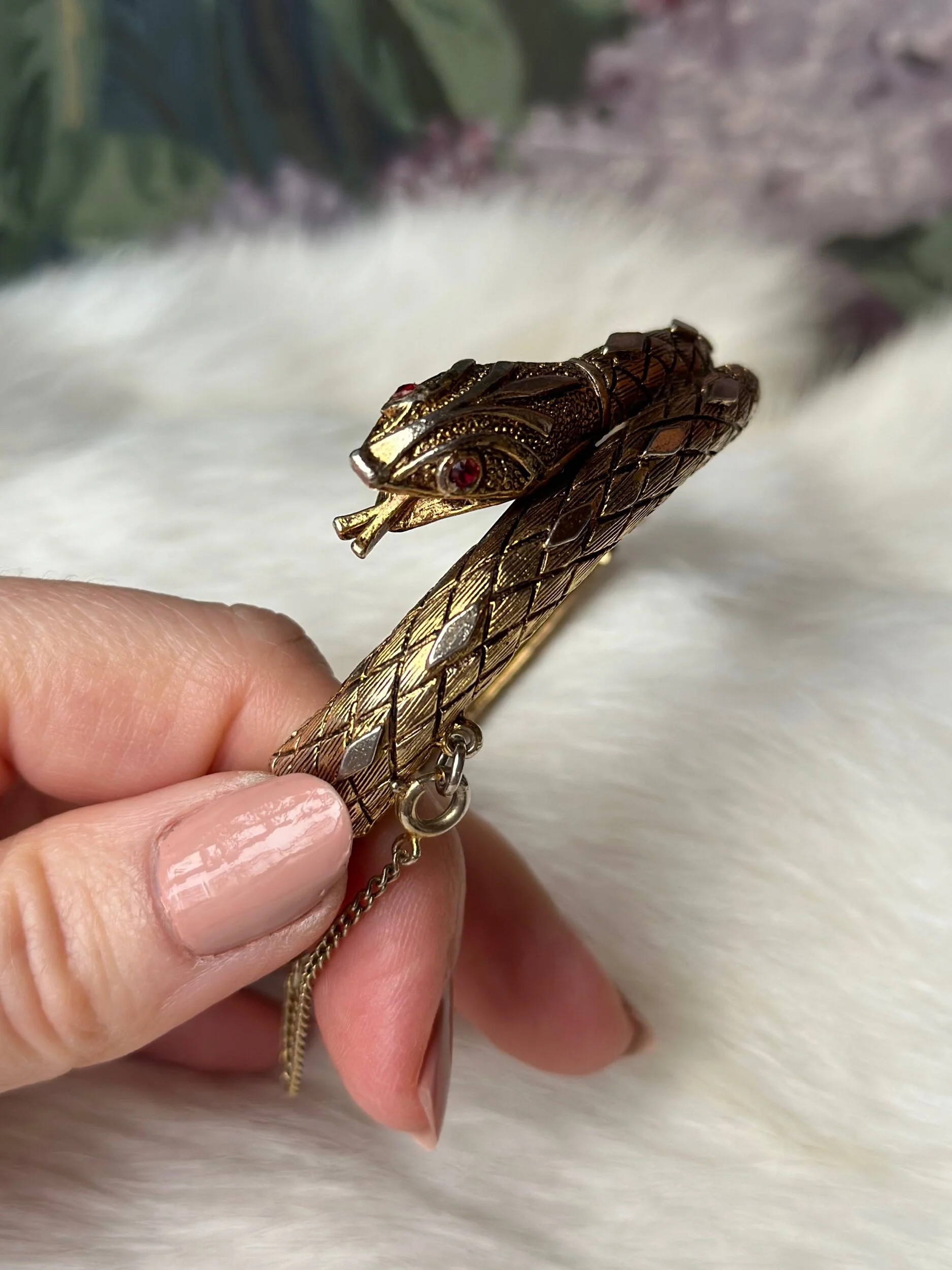 250AA70E-ECCB-478A-831E-291C38CCAE4A