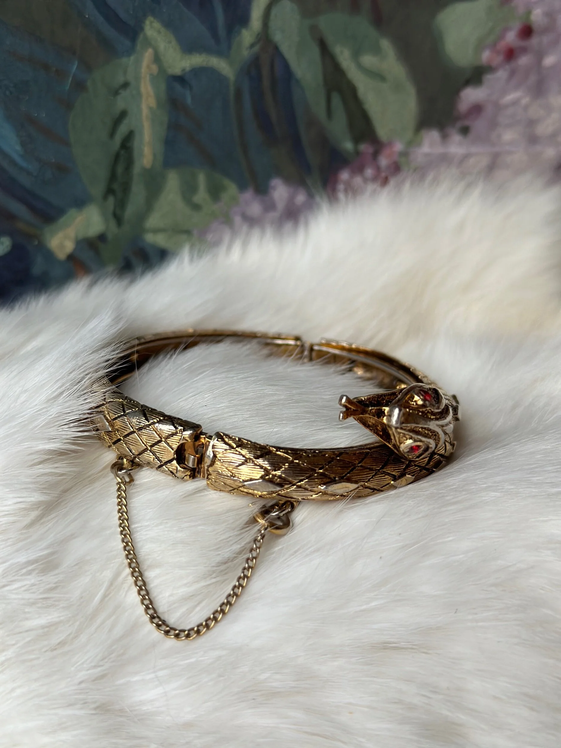 2828D86D-CAC8-44A6-A16B-81DD261CB1E0