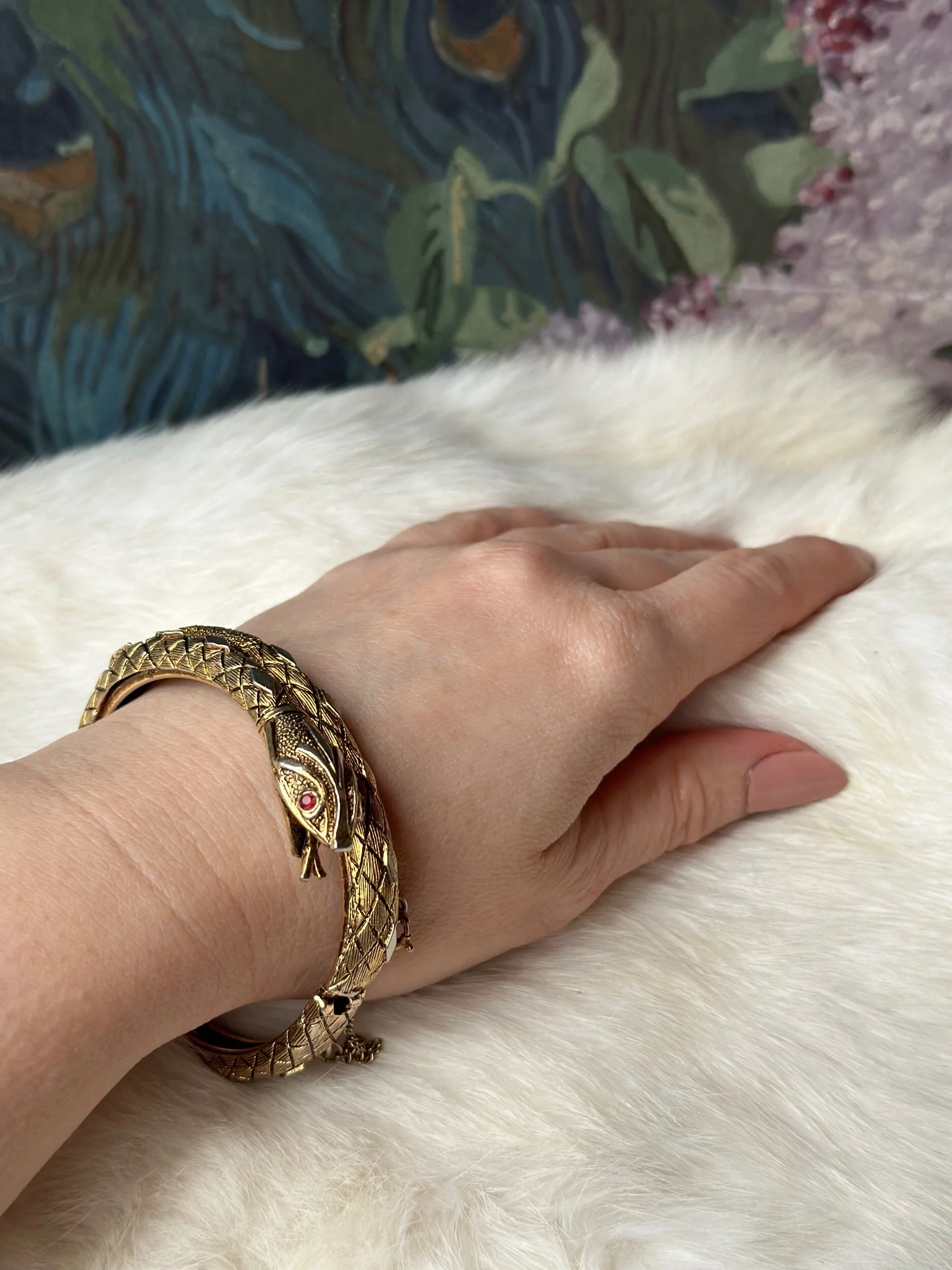 6DF4F7B5-8A17-440D-BCD8-F0BEA9675B28