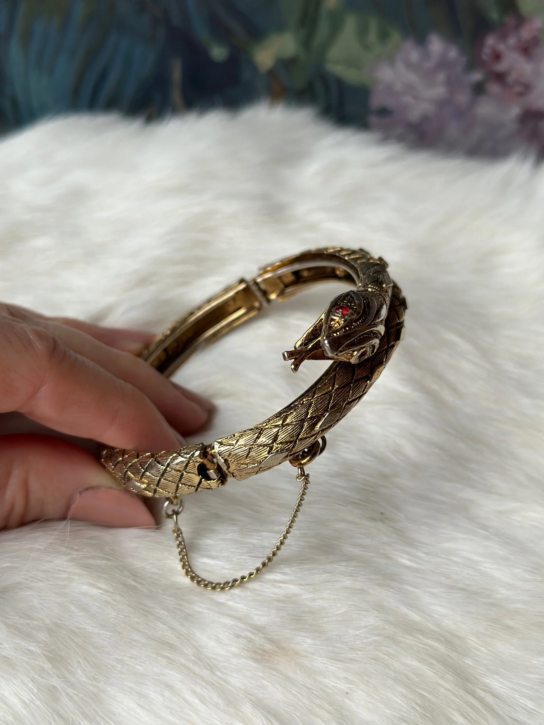 FEADE888-BC9F-418E-80DE-2BBA7D0CECD8