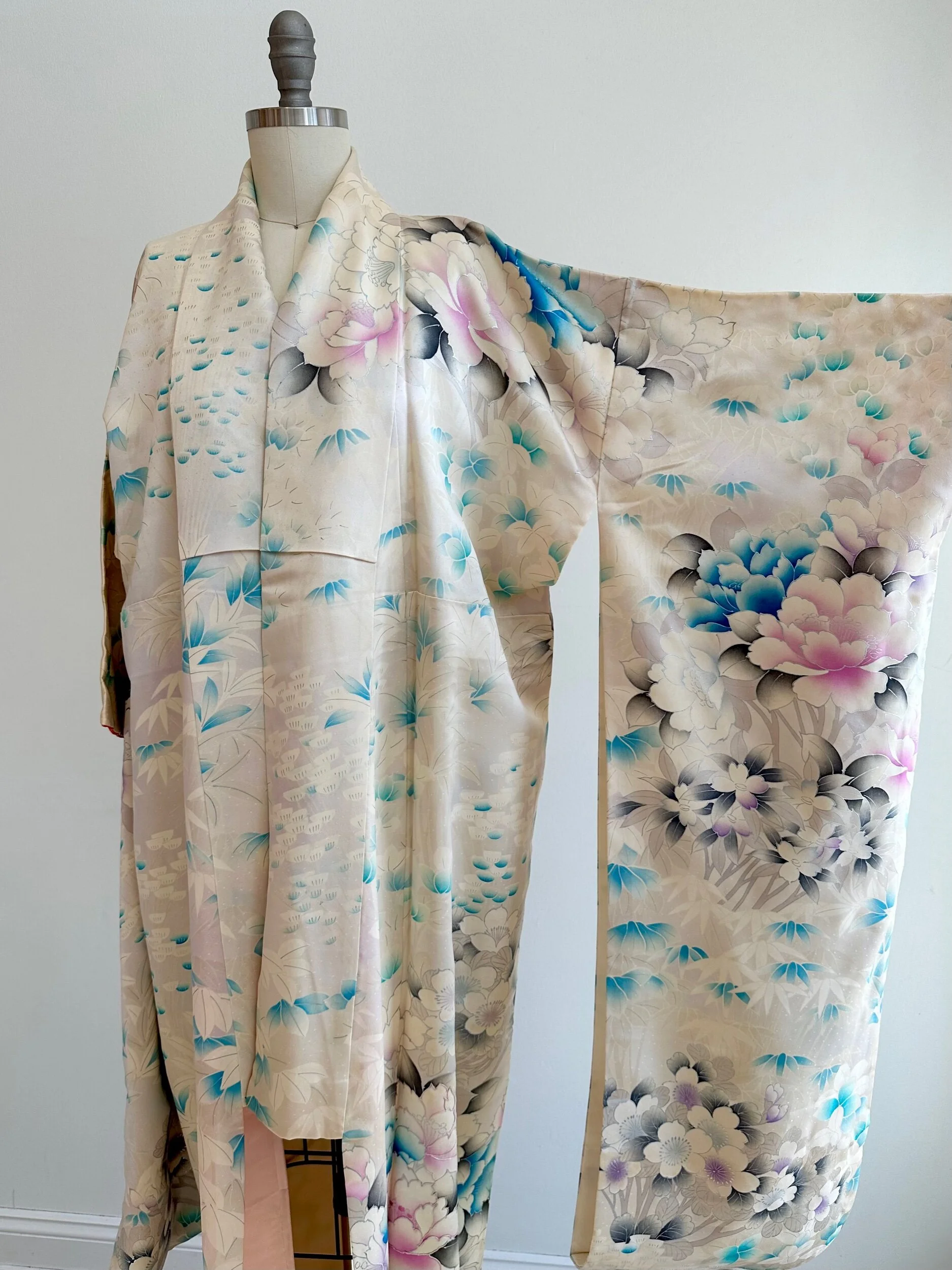 Vintage Ivory Kimono with Metallic Embroidery