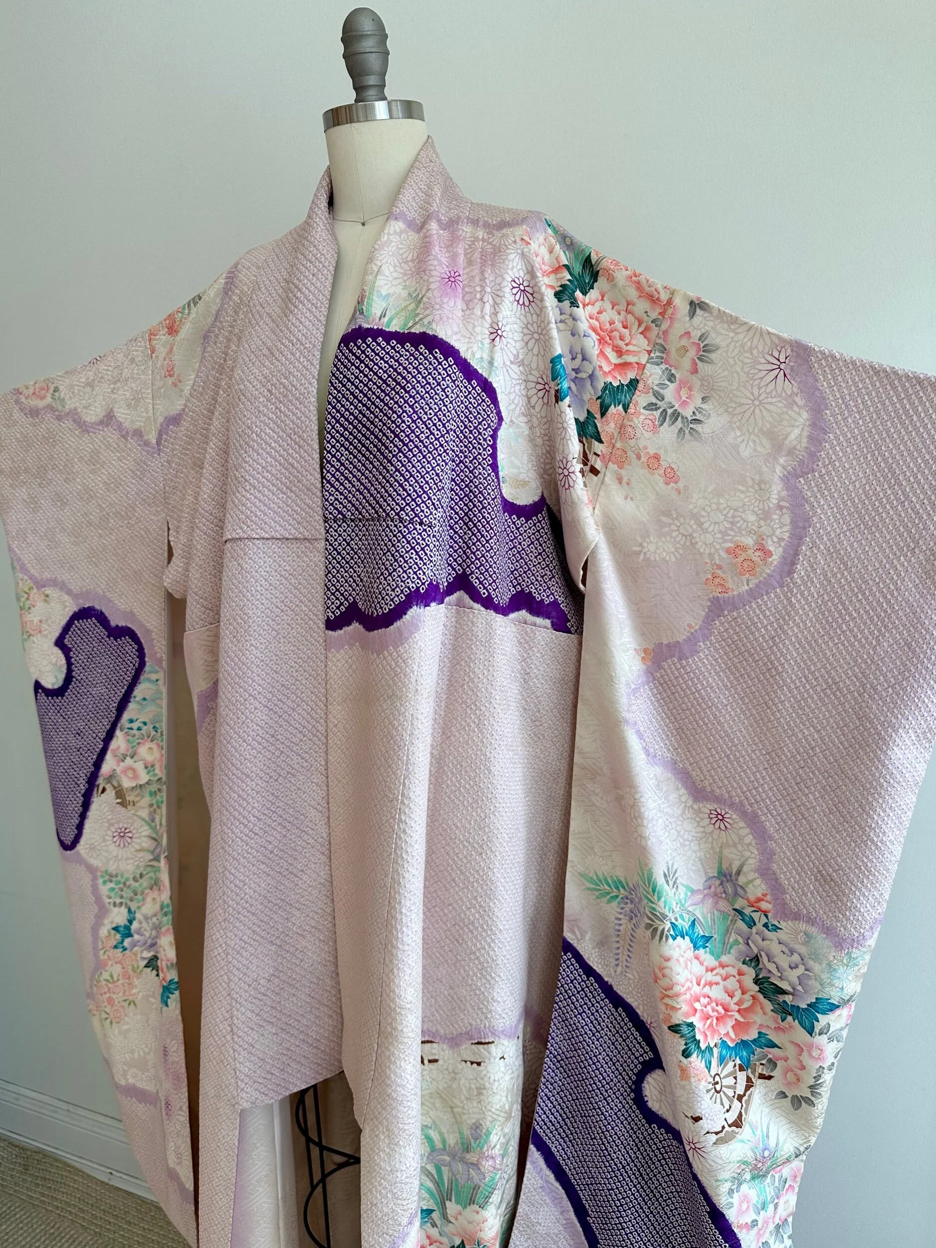 Vintage Purple Kimono with Floral Scene