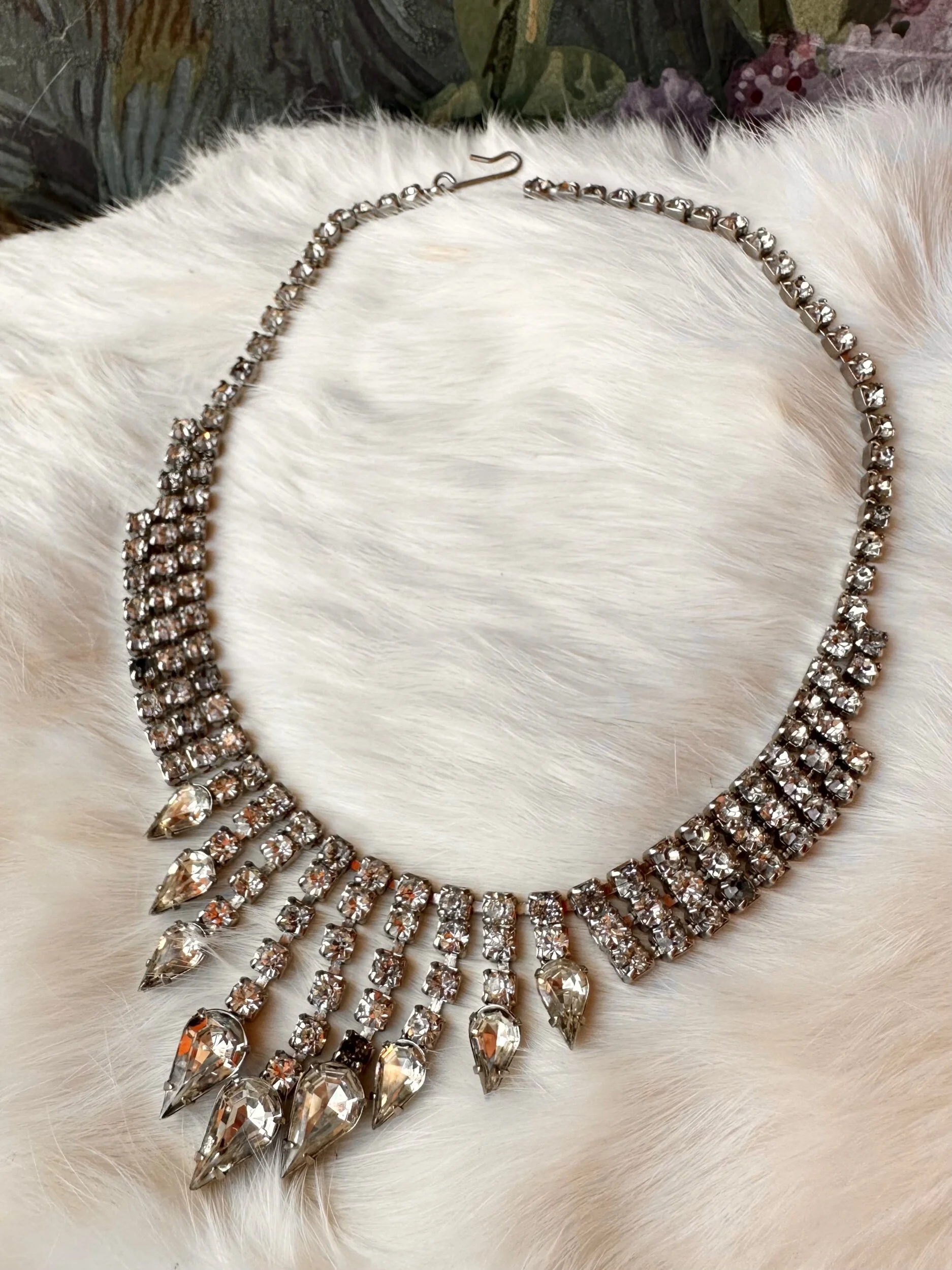 4C0B7389-1F39-40A4-8ADD-5F3032408900